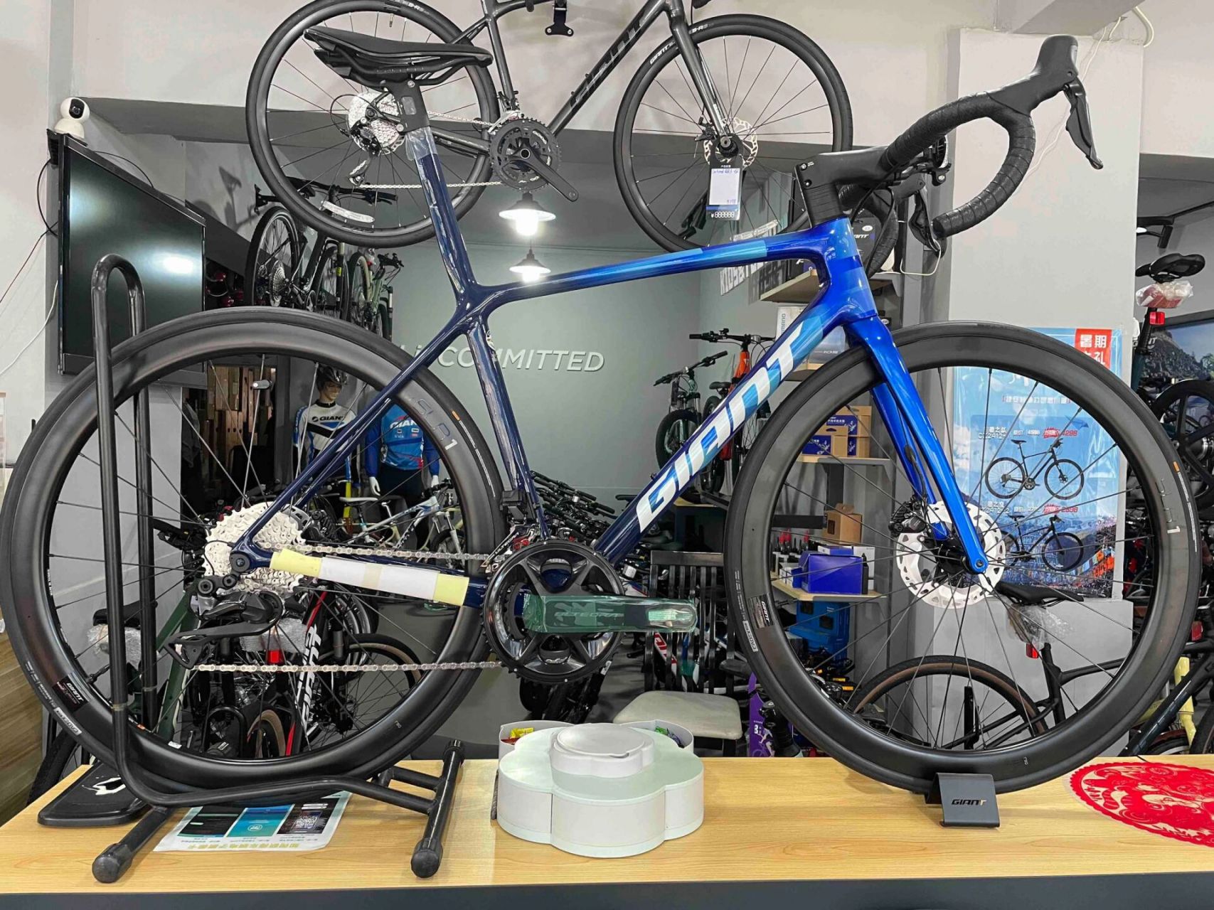 捷安特tcr adv sl d 车队版 新到 tcr adv sl d队版配色 车架m号 价格