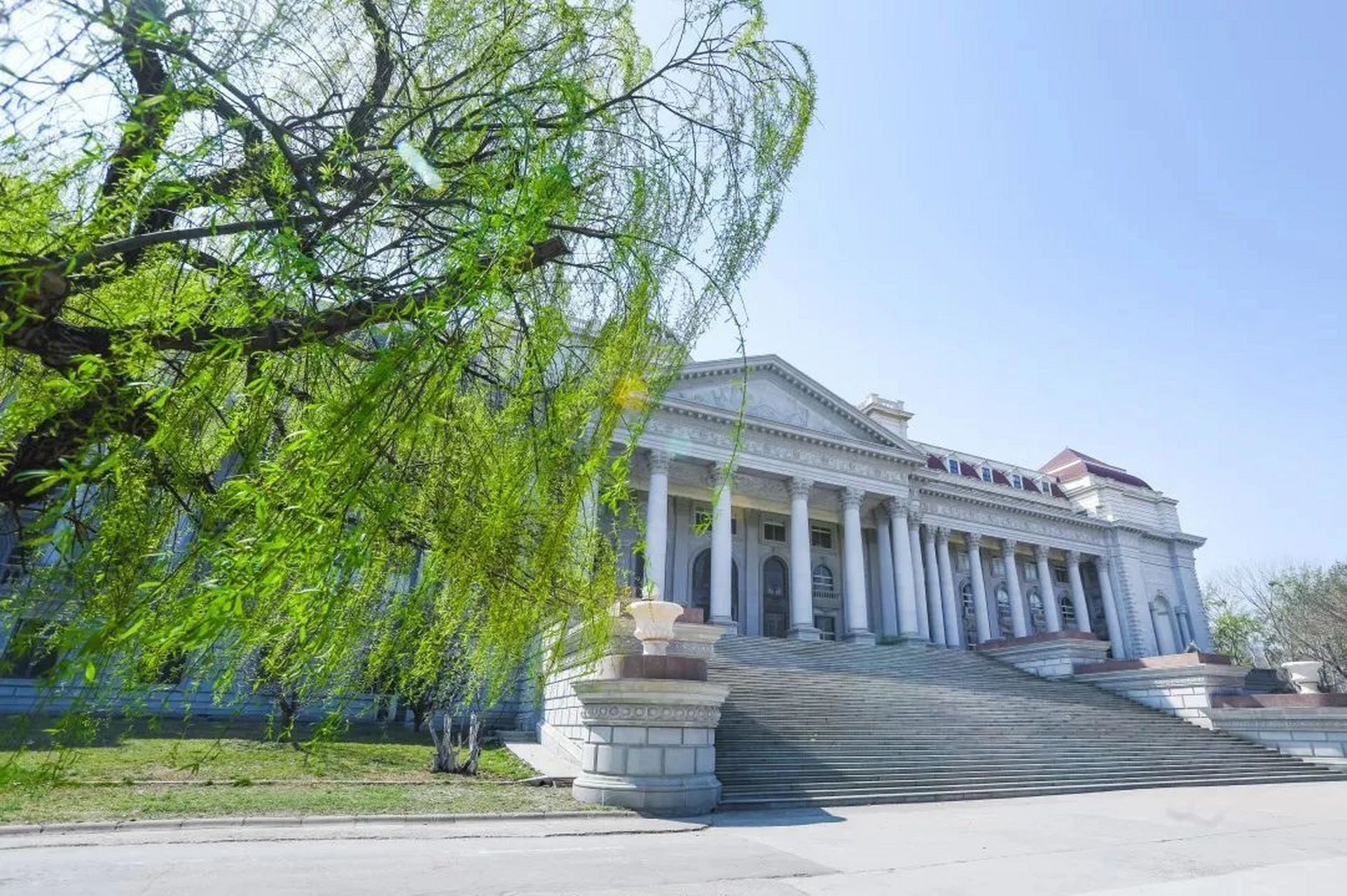 山东圣翰财贸职业学院 山东圣翰财贸职业学院(山东联合大学)是经山东