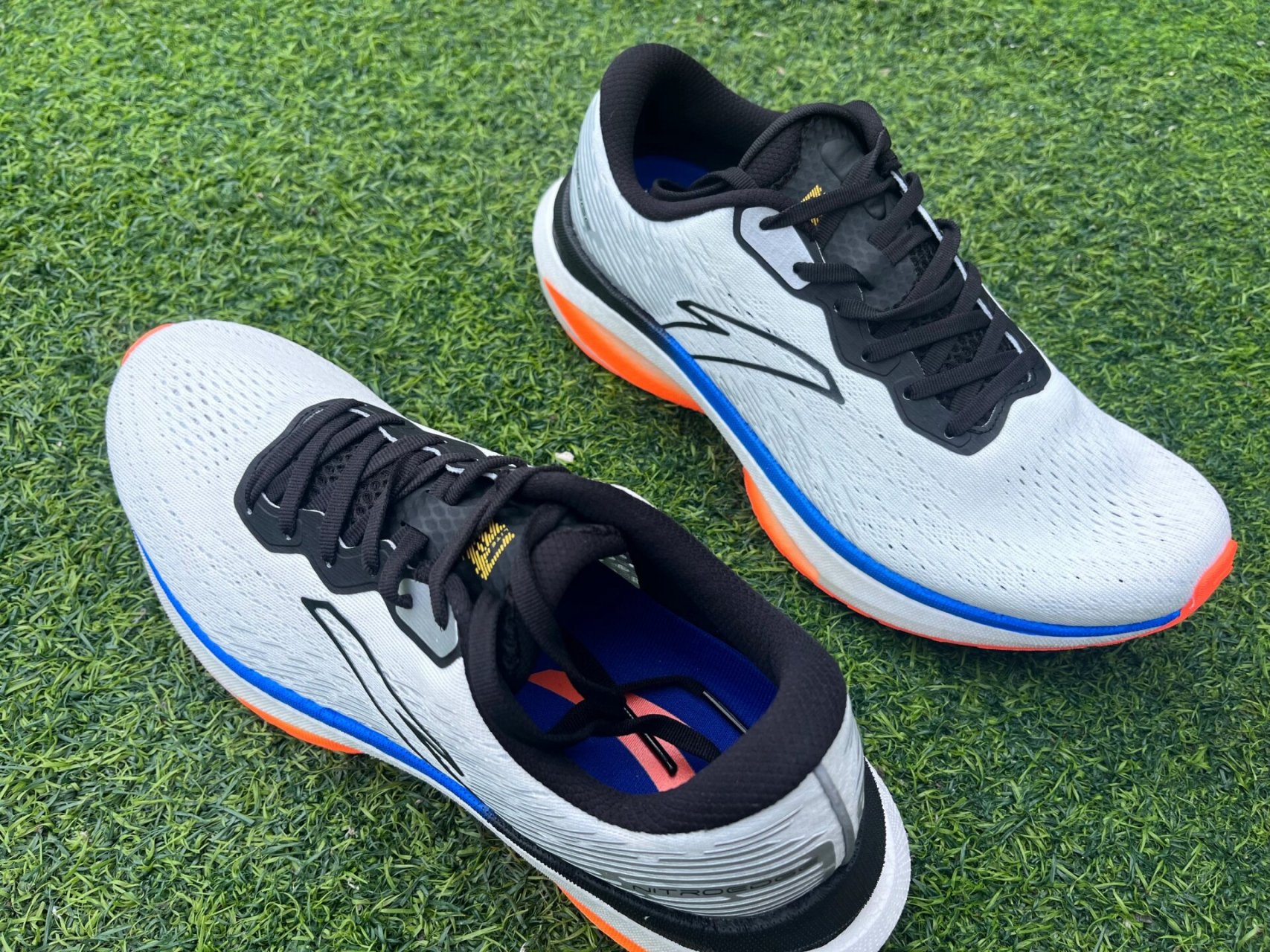 啧啧啧,这是安踏|冠军款 安踏这款奥运冠军跑鞋上脚非常舒服,鞋子