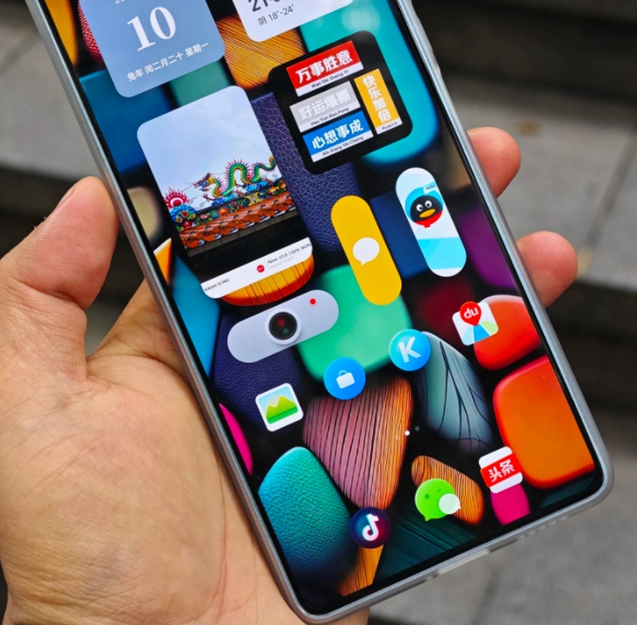 红米note 12 turbo这屏占比确实不错,要不然怎么说手机还是要看颜值的