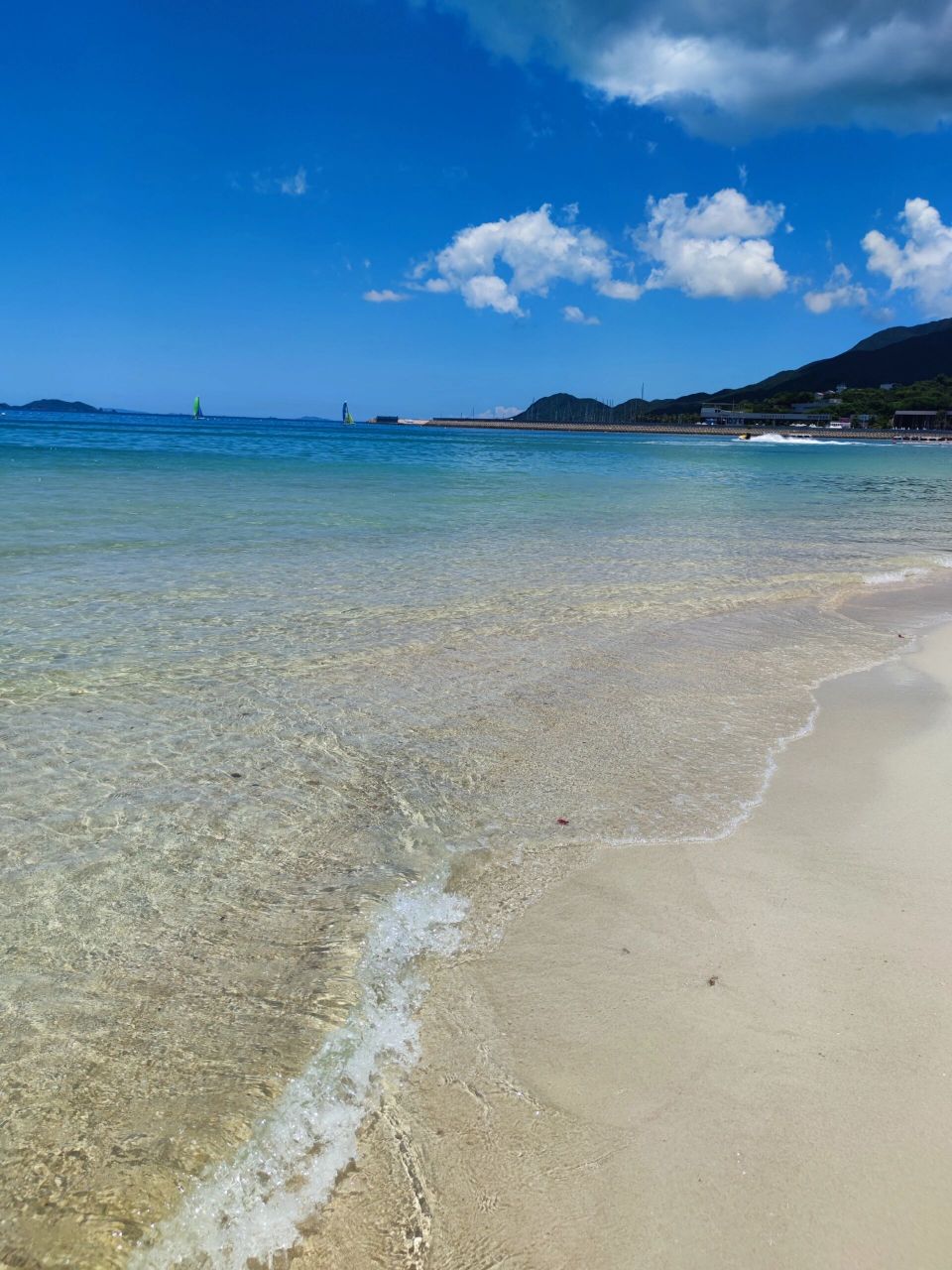 桔钓沙海滩一杨梅坑码头 桔钓沙海滩一做为深圳市最美的海滩,晴天蓝天