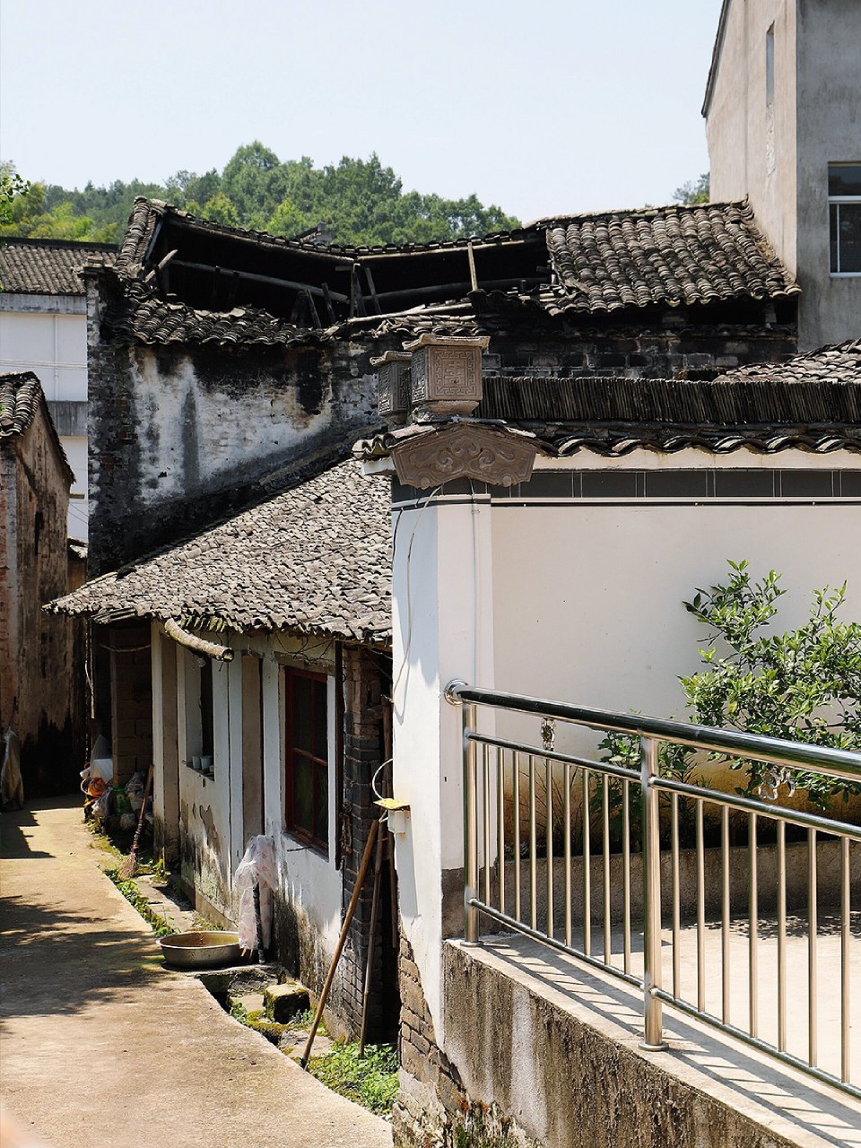 古民居|一座门楼砖雕精美的古民居 99安徽省黄山市徽州区岩寺镇洪坑