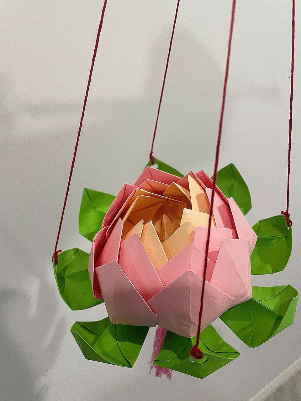 96幼儿园第一个手工——河灯(荷灯) 迟到的中秋节手工