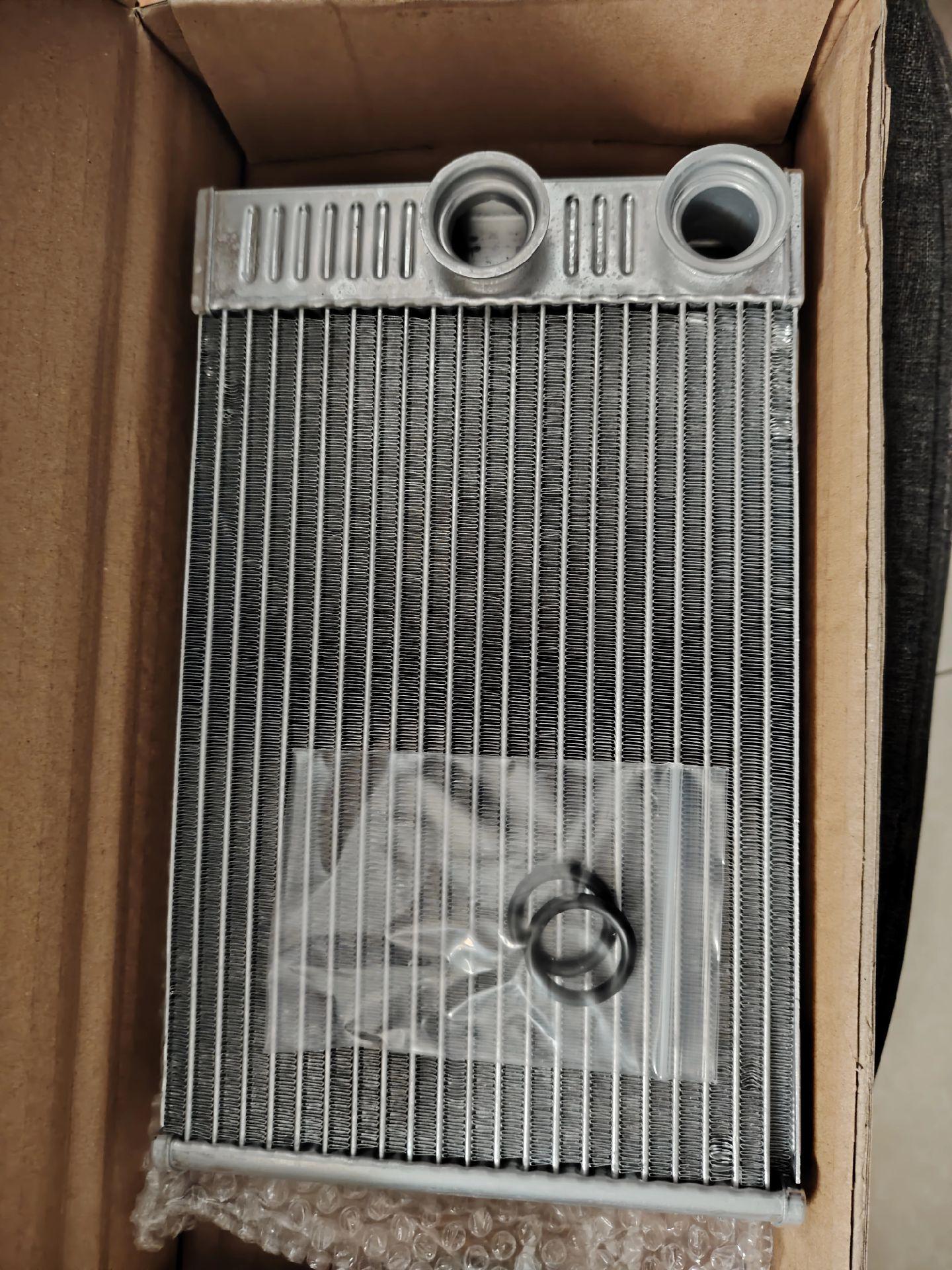 暖风水箱,上海爱斯达克,通用车型太多,天气冷了开暖风的季节到了,工时