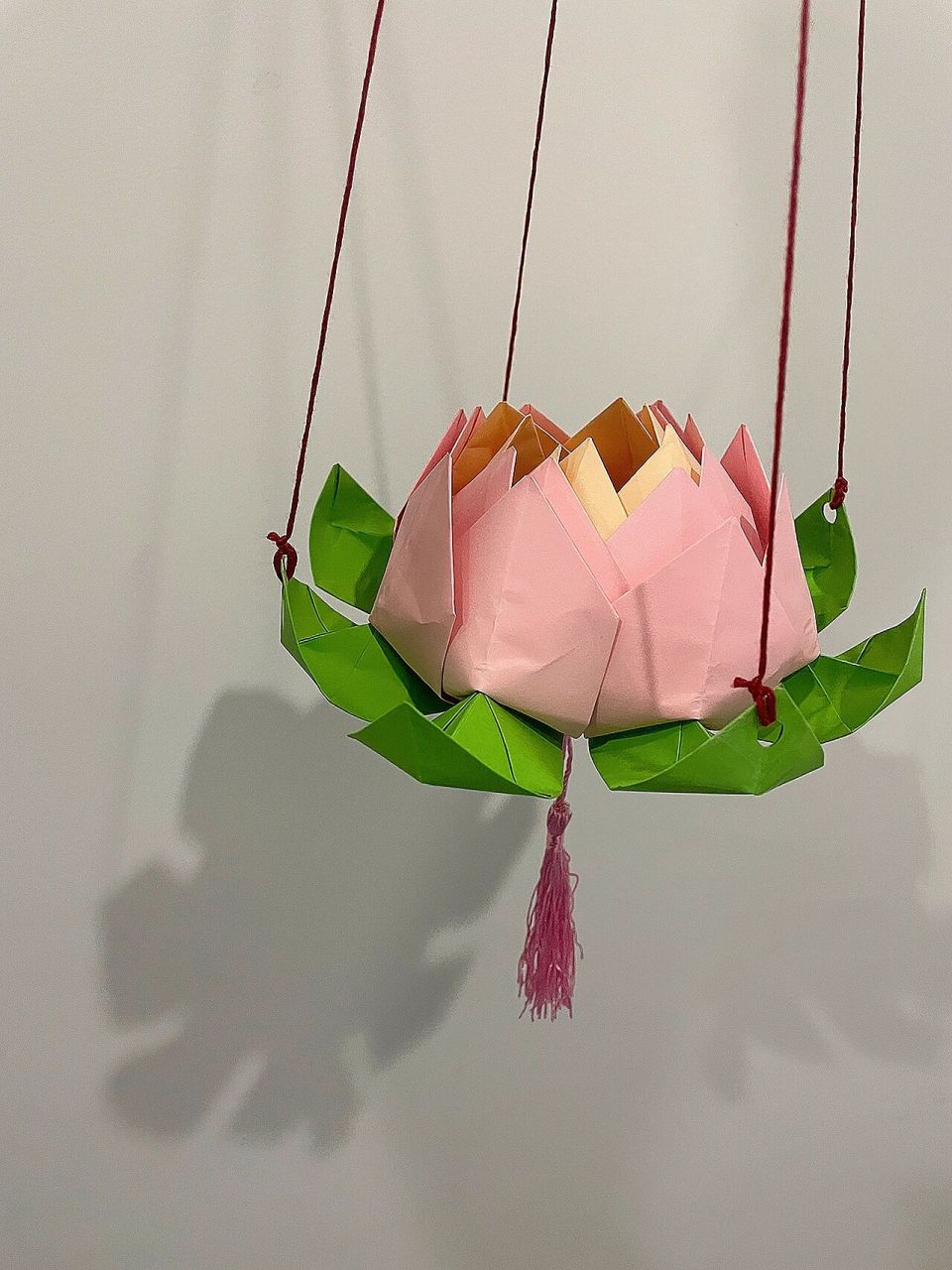 96幼儿园第一个手工——河灯(荷灯) 迟到的中秋节手工