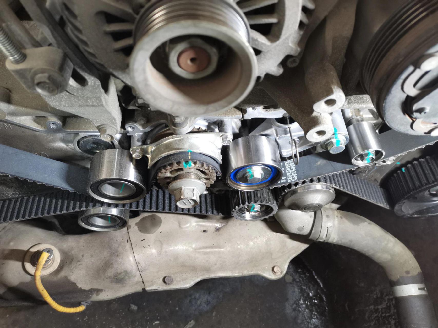 斯巴鲁森林人更换正时皮带,标准扭矩紧固.