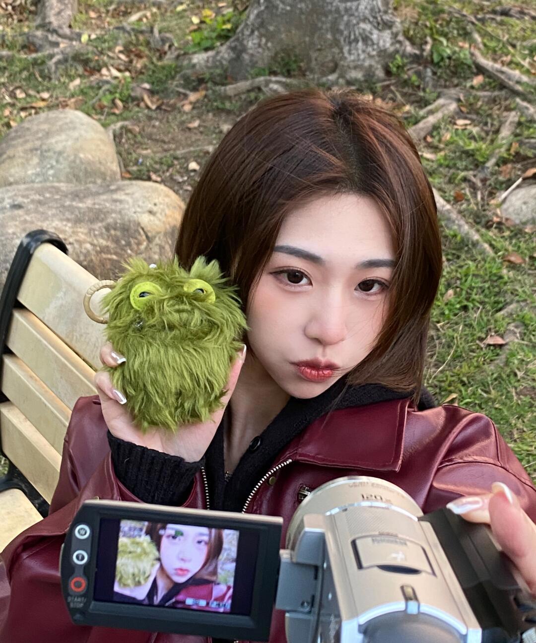 新挂件搭子 太抢镜头了 带上我的显眼包出门晒太阳噜