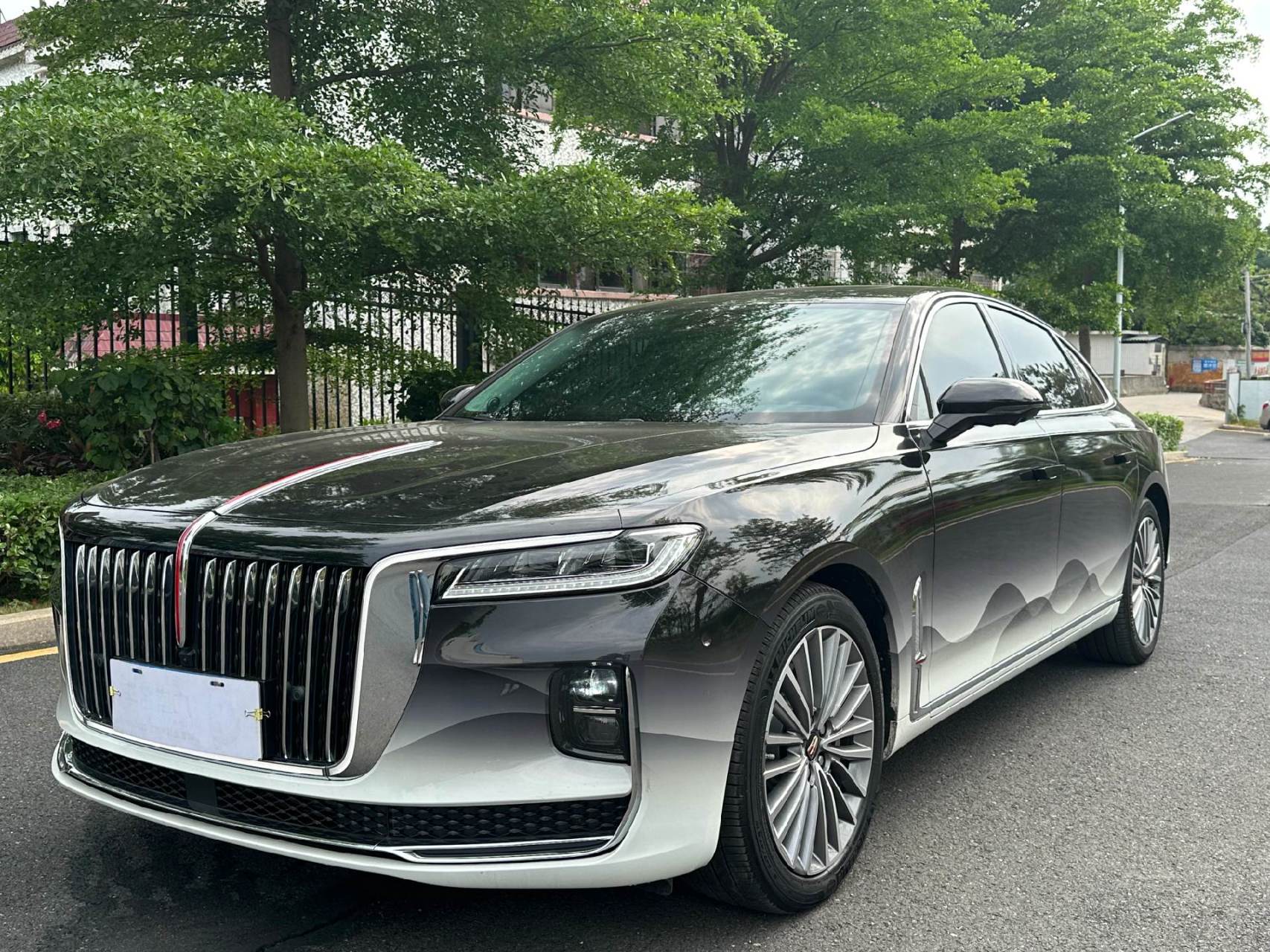 红旗h9旗畅版 上牌时间:2024年1月 行驶里程:表显0.