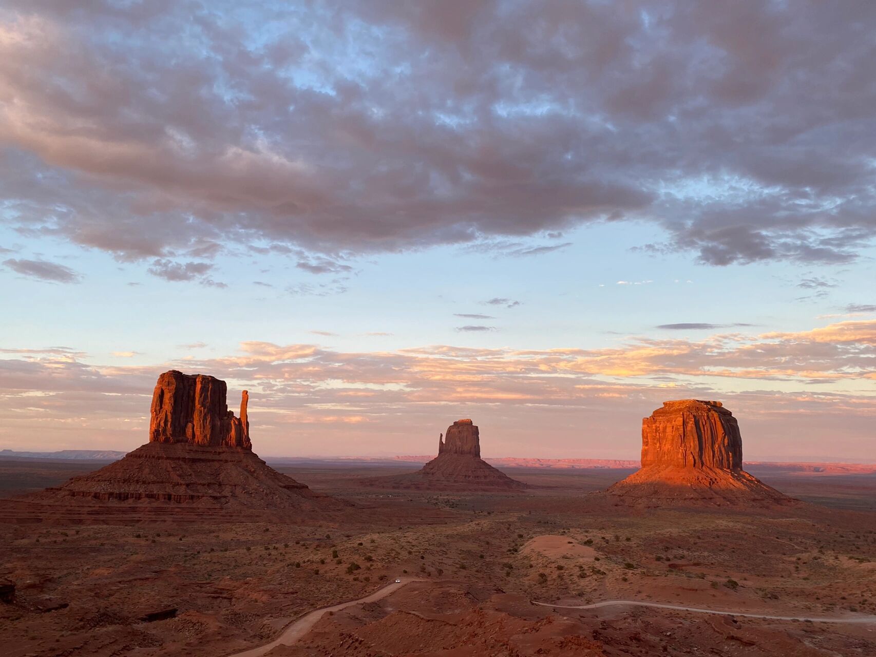 纪念碑谷游玩攻略🧡 纪念碑谷(monument valley)位于arizona和utah