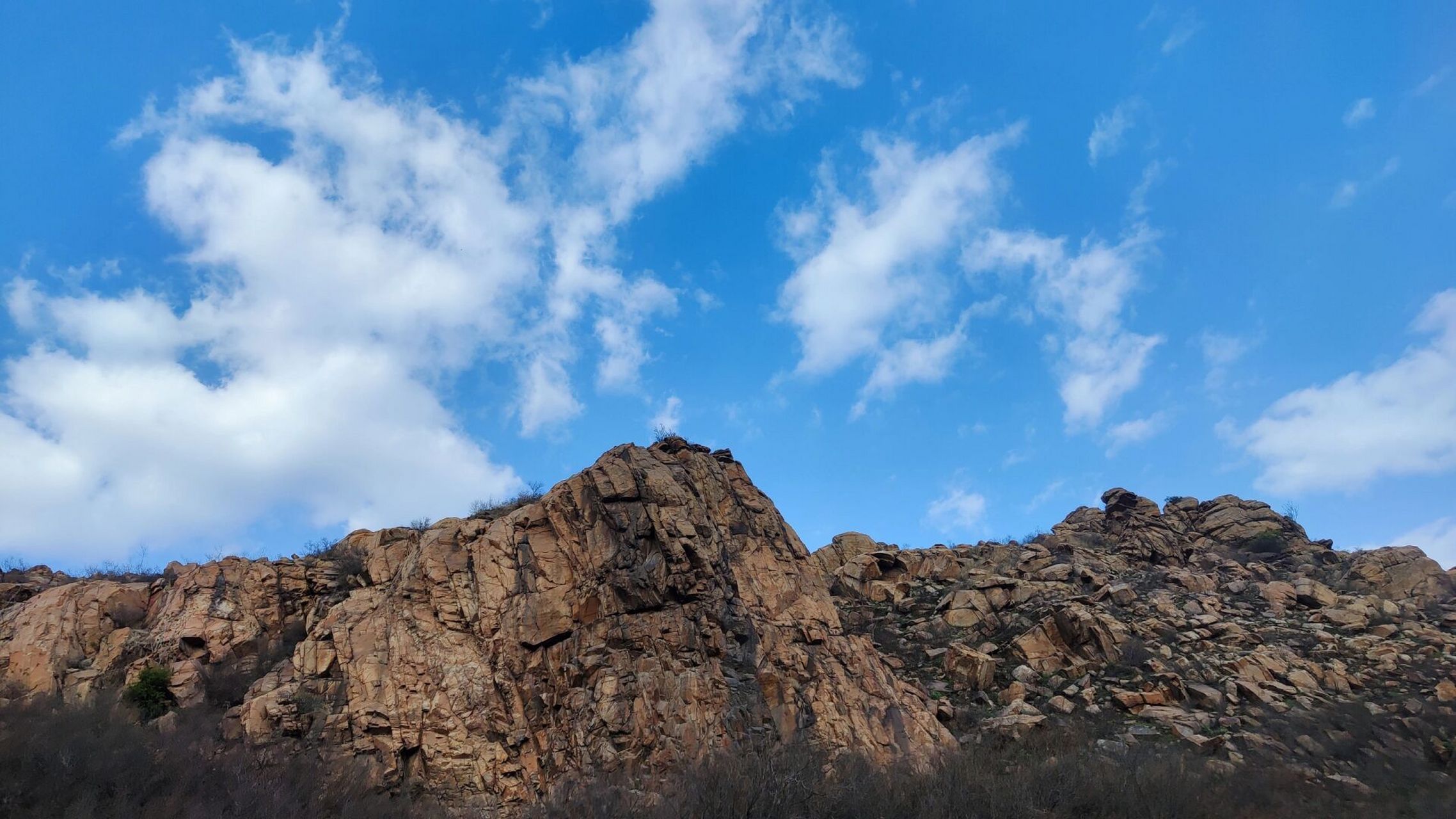 曲阳嘉山-一个人人都可以爬到山顶的山头 嘉山 一个在我上小学 充满