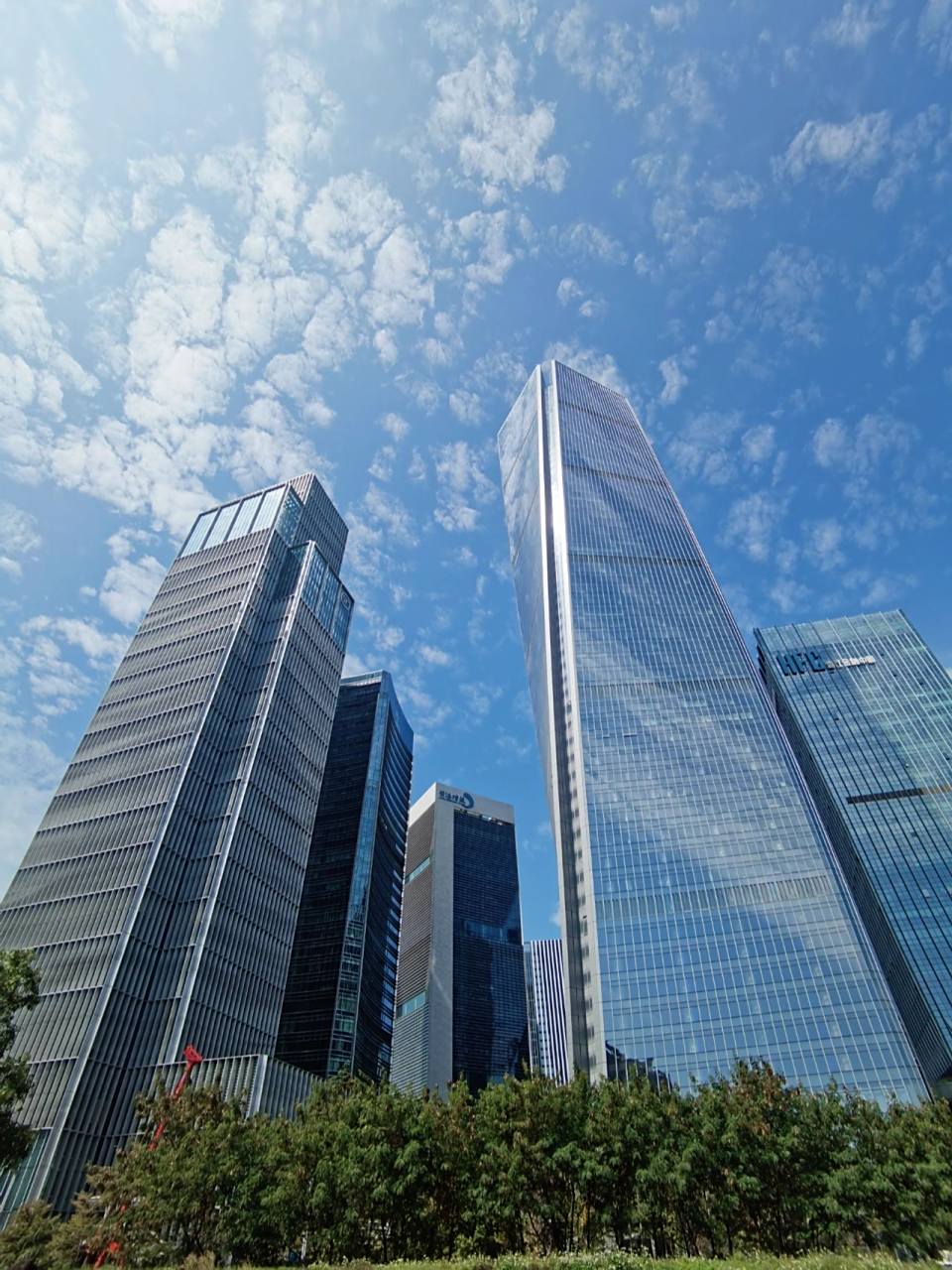 顺丰总部大厦 位于深圳前海的顺丰总部大厦