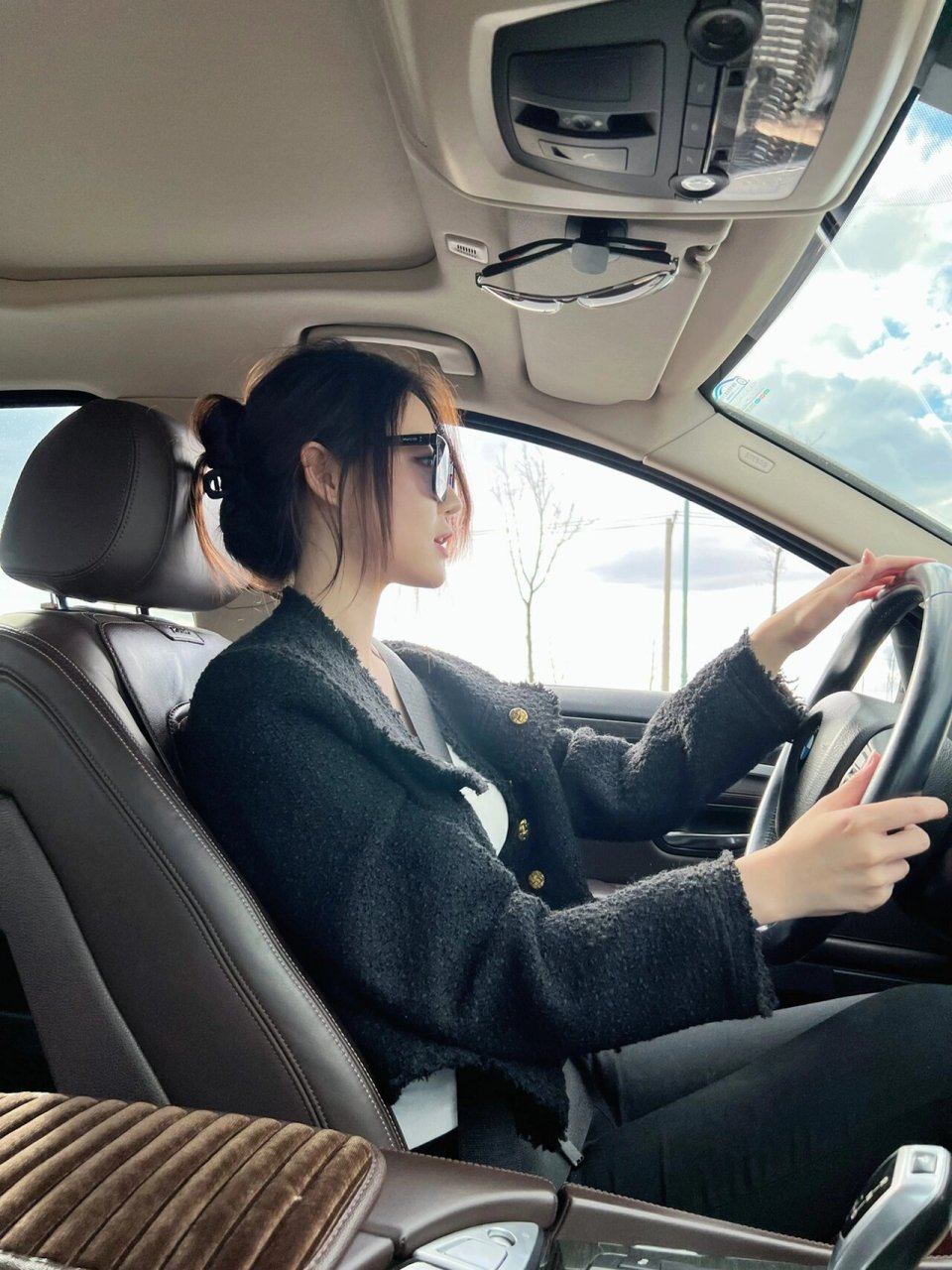 女生开车都是什么发型 不会开车的时候就更爱坐车