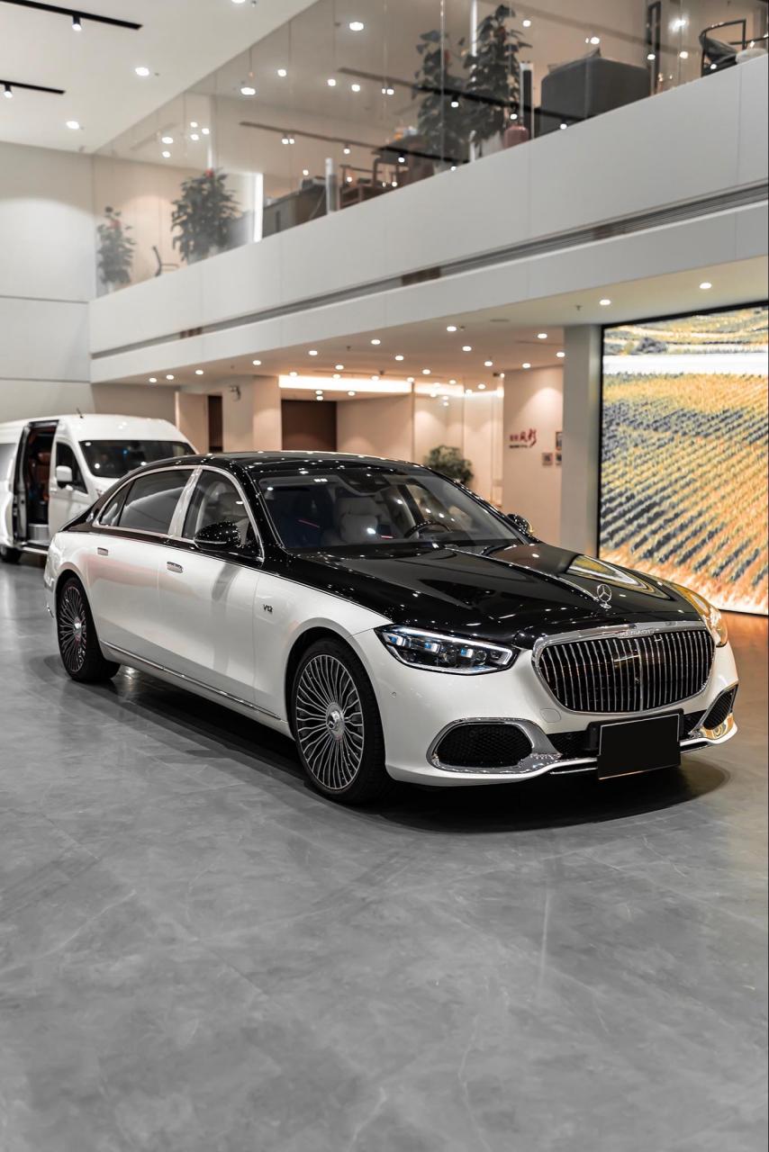全国唯一台原厂双色迈巴赫s680 黑牌.