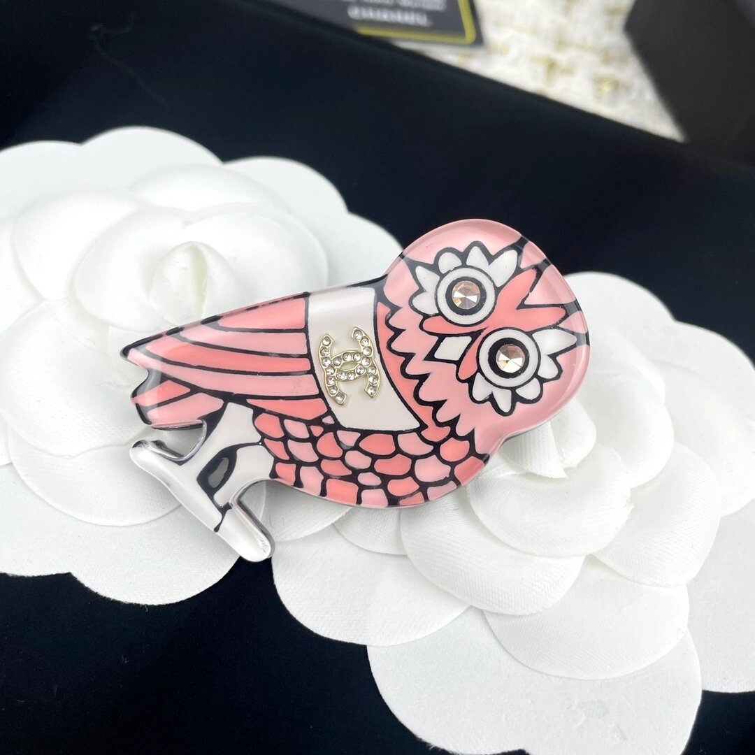 小香新款 亚克力胸针 猫头鹰粉色香奈儿