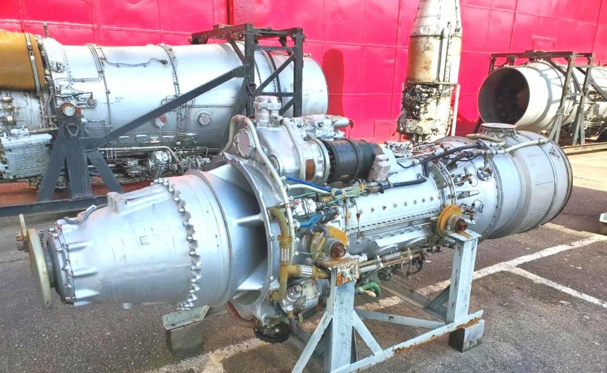 ai-20d涡桨发动机大修后状态.