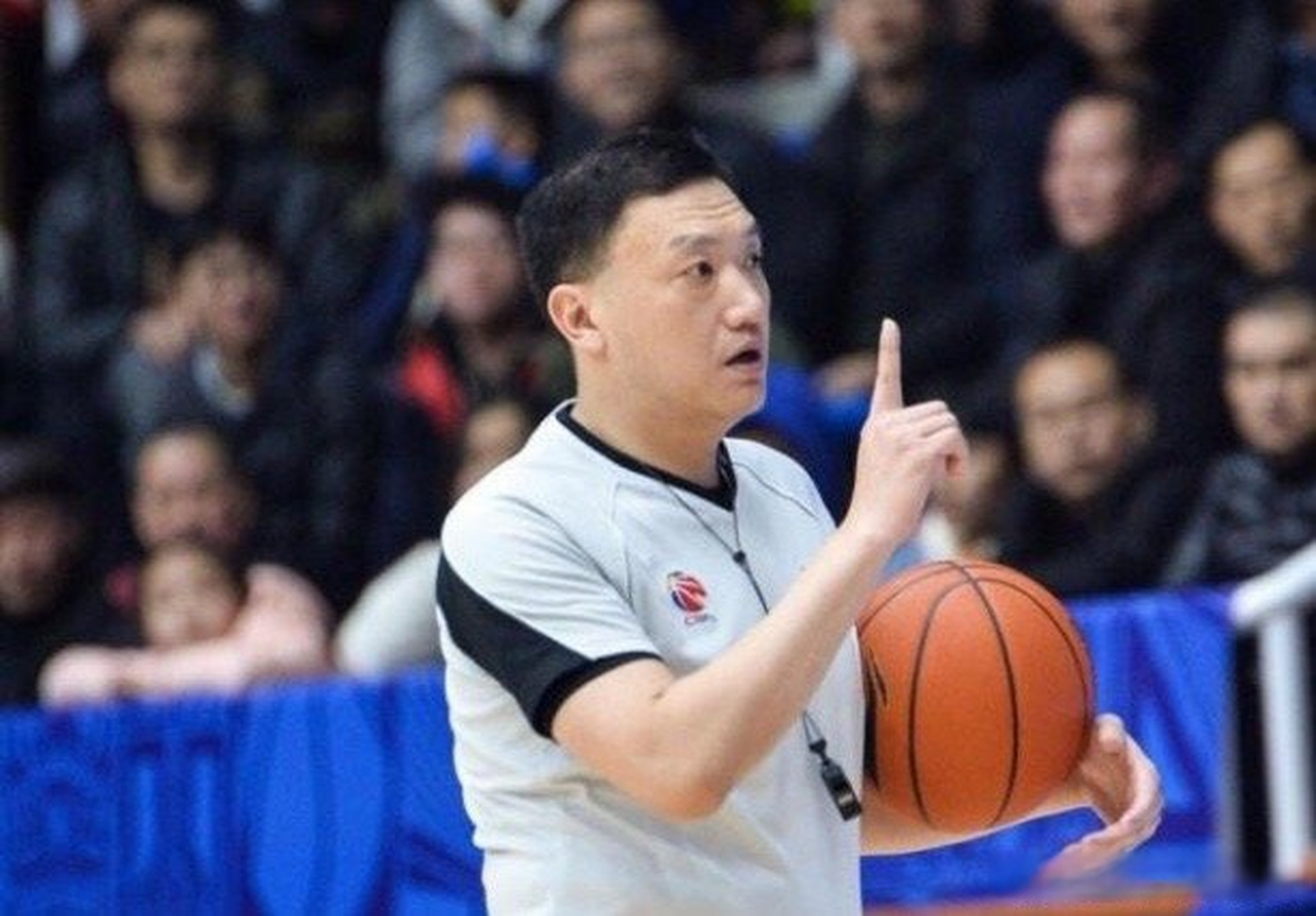中国篮协官方宣布,cba名哨叶楠,魏国梁在国际篮联技术官员认证体能