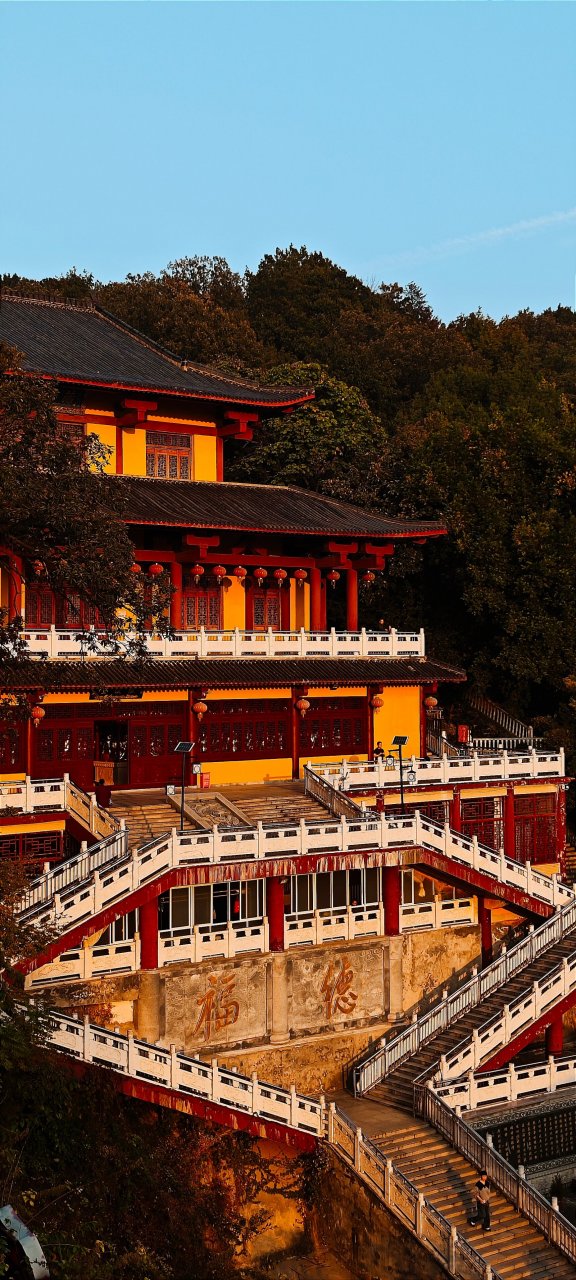 灵泉寺 早观灵泉寺,离长江最近的寺院,坐落于鄂州西山