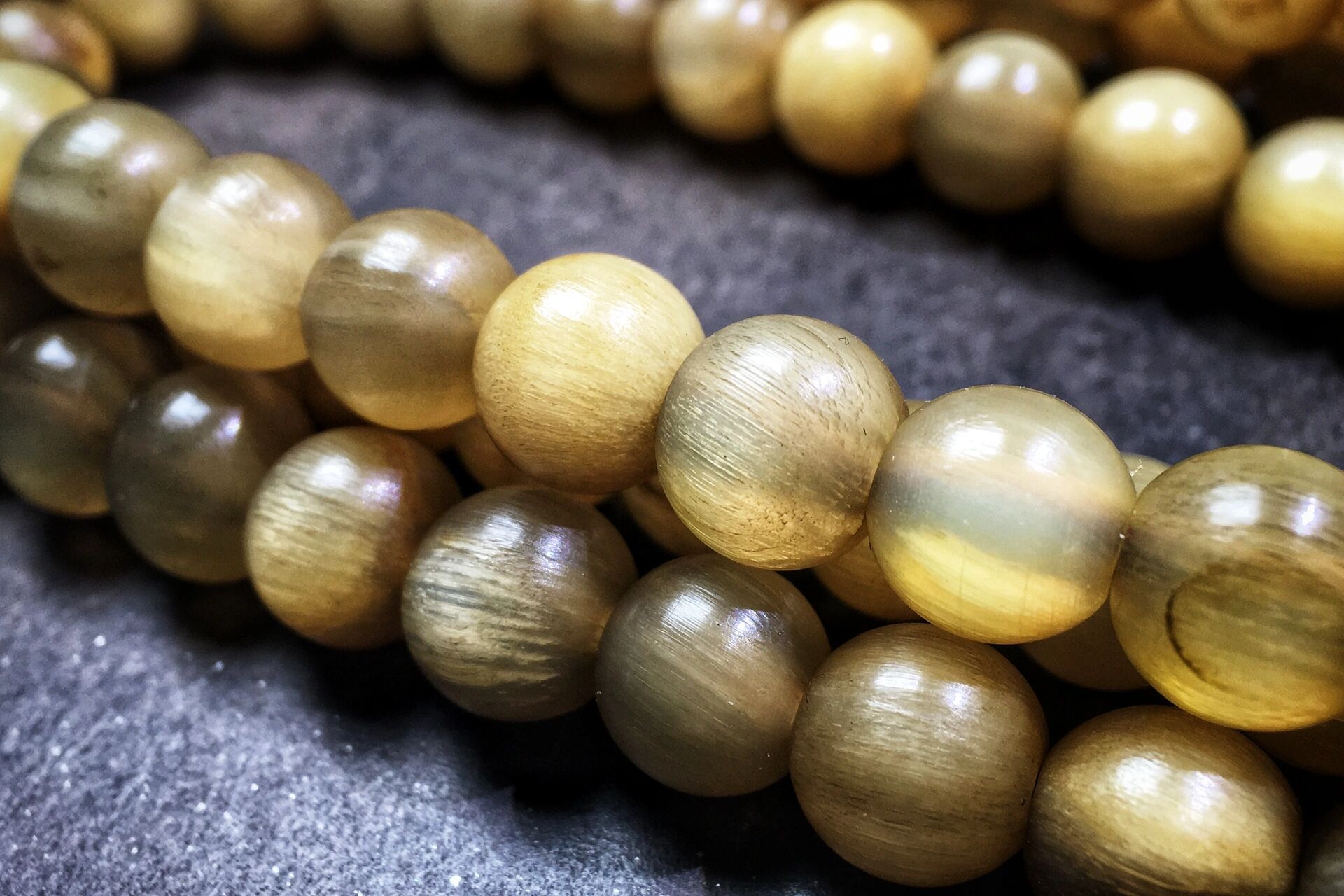 藏地收货分享,特殊北羚羊角老念珠 日常收货分享,珍稀材质老念珠