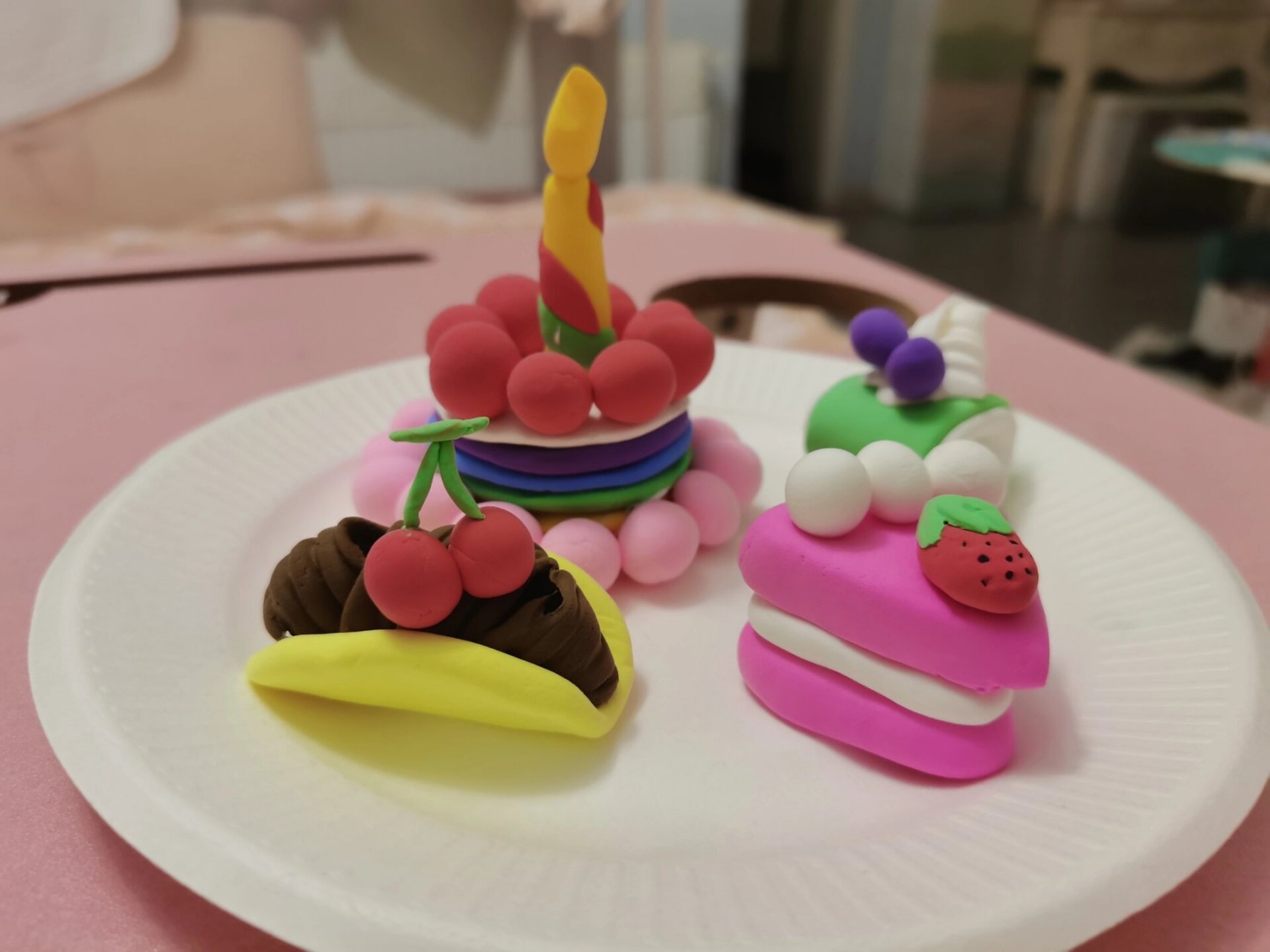 超轻粘土蛋糕～幼儿园手工 连续一周都有作业,我是真的尽力了,比起