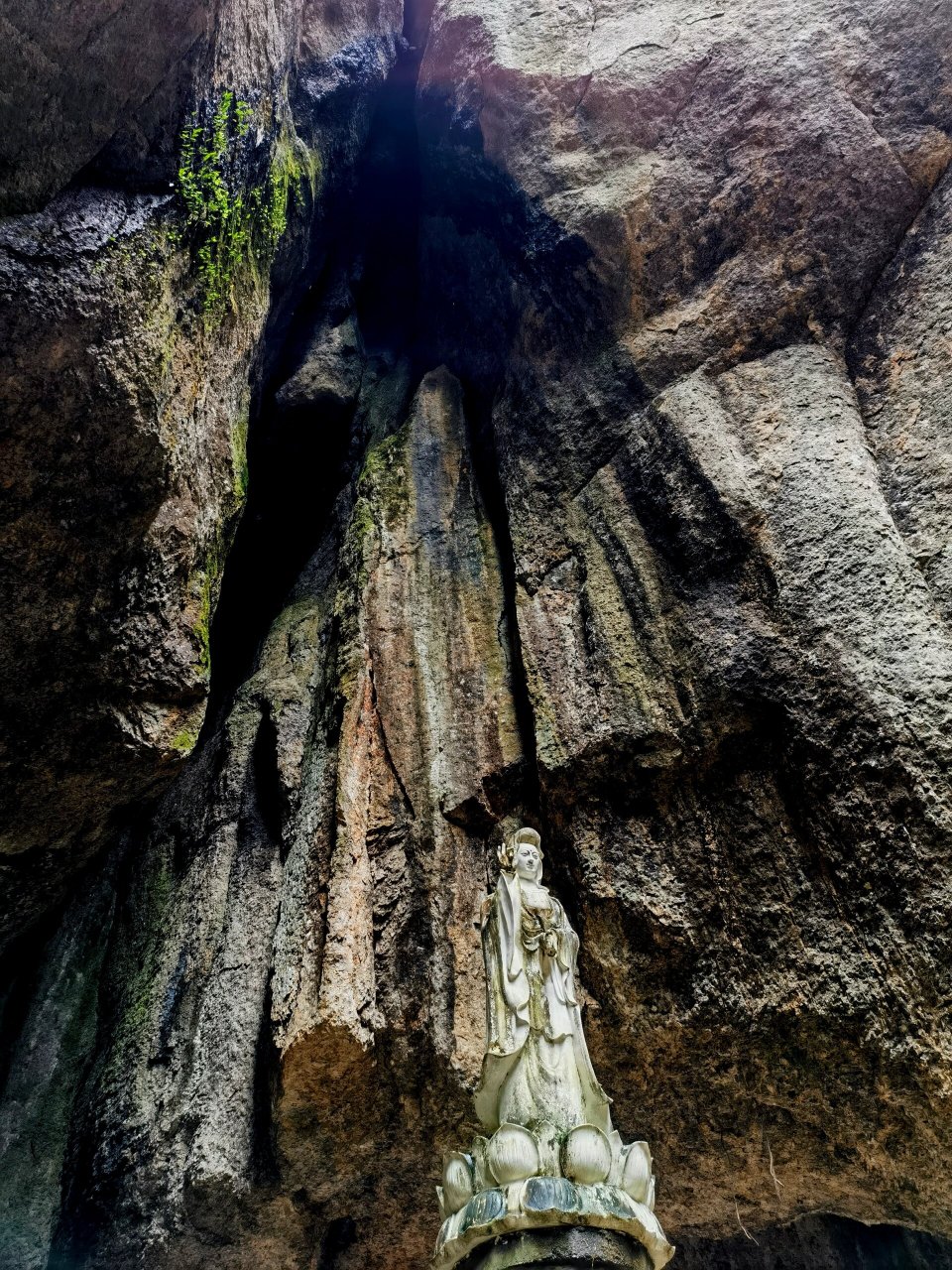 深山见古寺Ⅰ台州天台明岩寺Ⅰ构造奇特 这是怎样一种构思 于两片绝壁