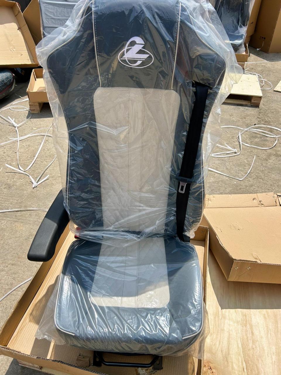 乘龙h7新款原装格拉默90.3航空座椅,乘龙系列无损升级安装.