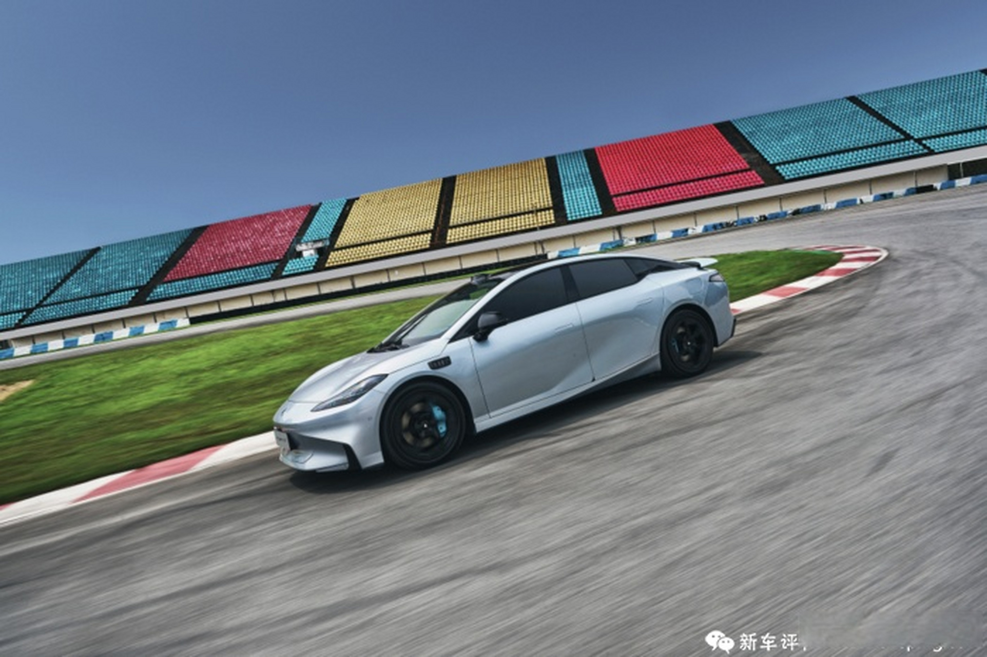 新车评网# 7月3日,埃安新品牌昊铂hyper旗下首款车型昊铂hyper gt