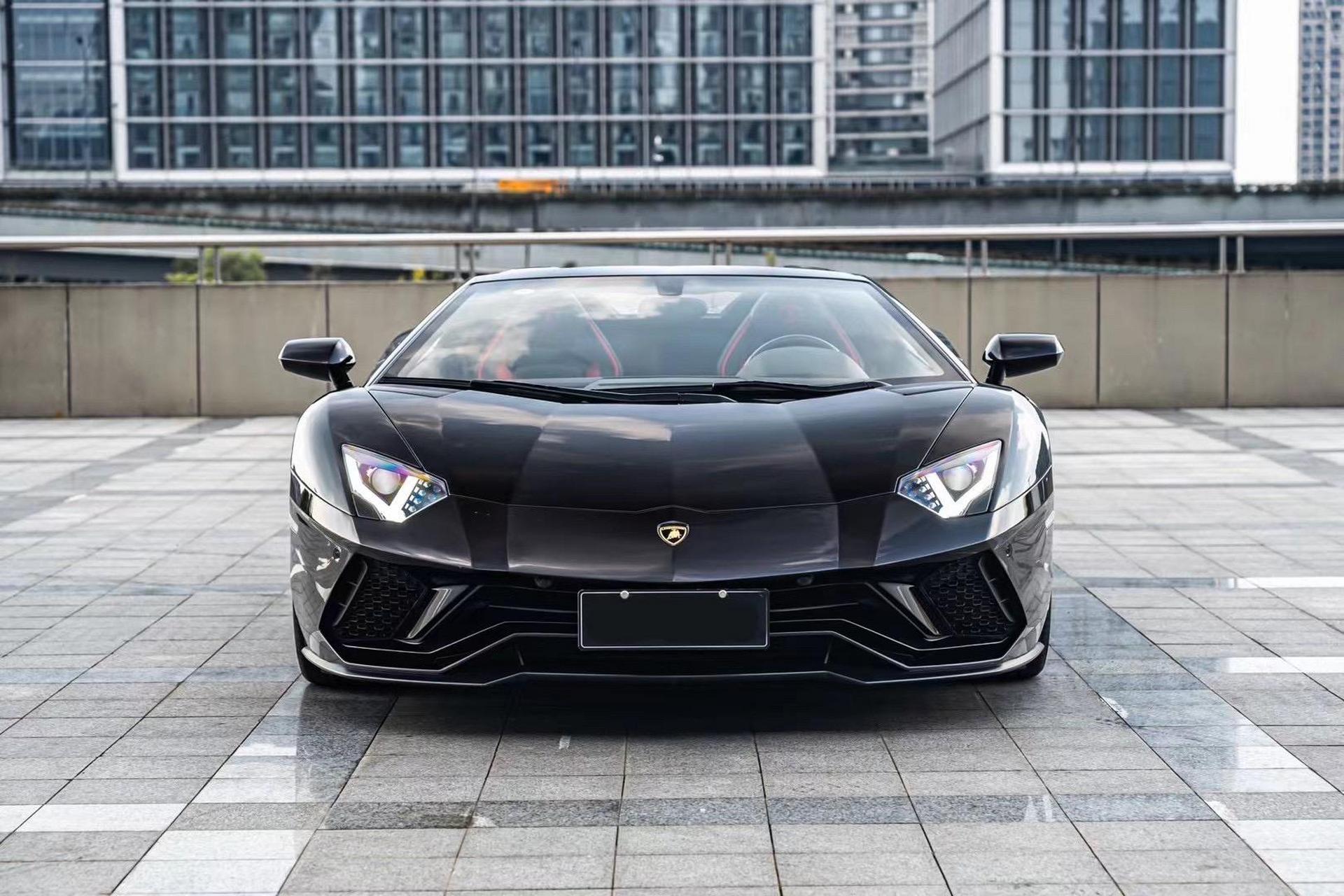 19年 上牌 兰博基尼lp740-4敞篷 ,订制油漆,舒适包.