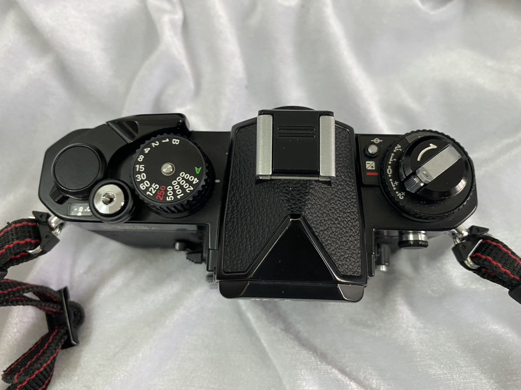 尼康fm3a|胶片末世代的机械机皇   在胶片相机的历史中,尼康有太多