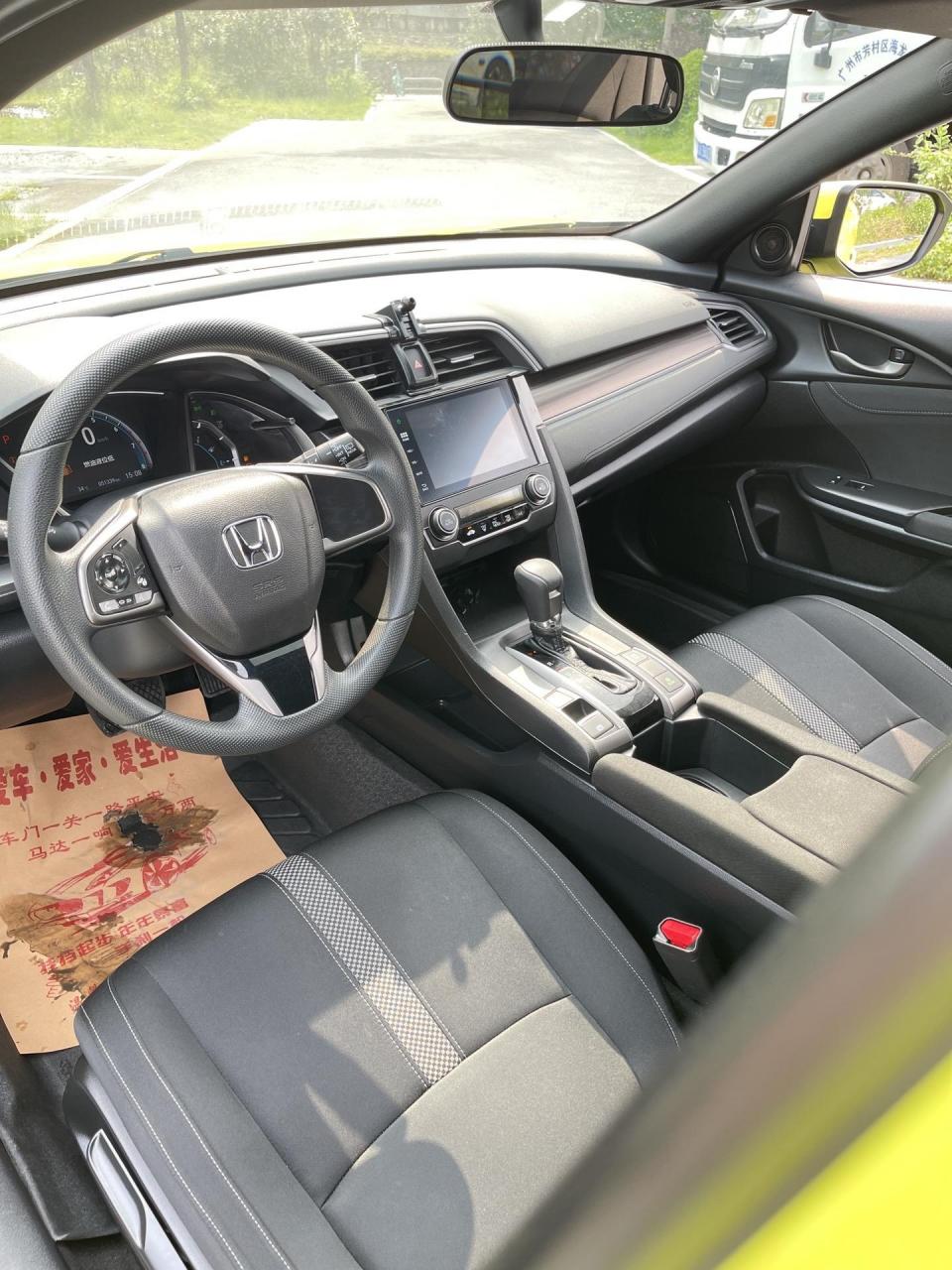2021年本田思域,1.5t新锐控,黄色外观黑色内饰,车况过第三方检测,出8.
