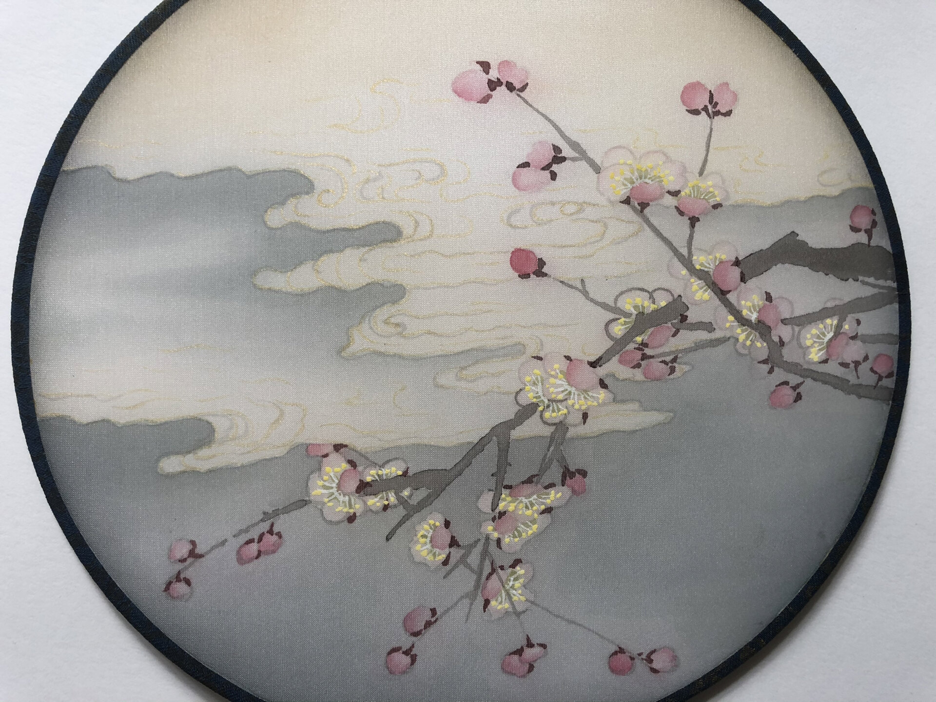 国画团扇|清宫廷扇面——云中梅花