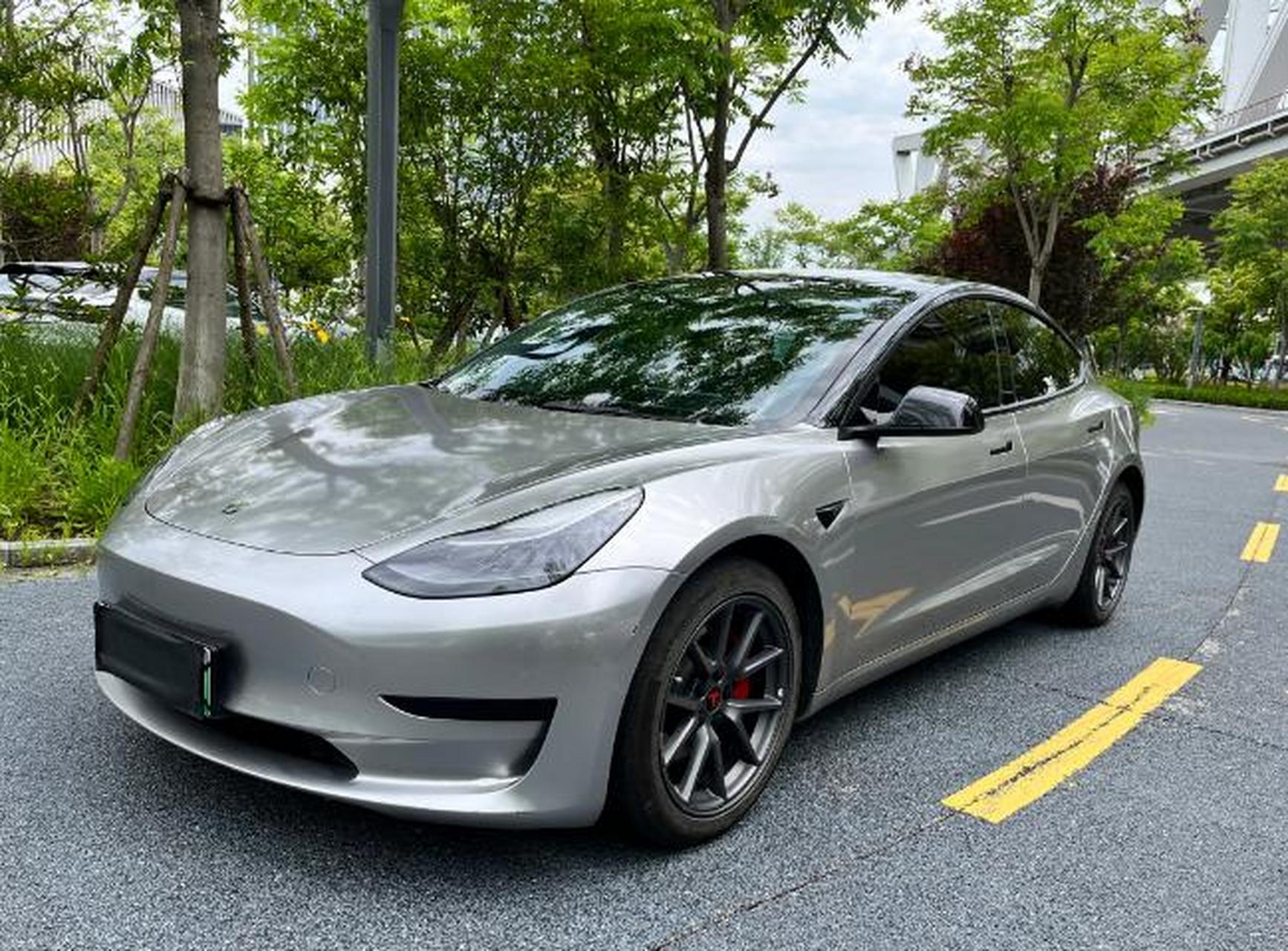 特斯拉model 3  上牌日期:2021年12月 车辆车型:新能源车 车辆产地