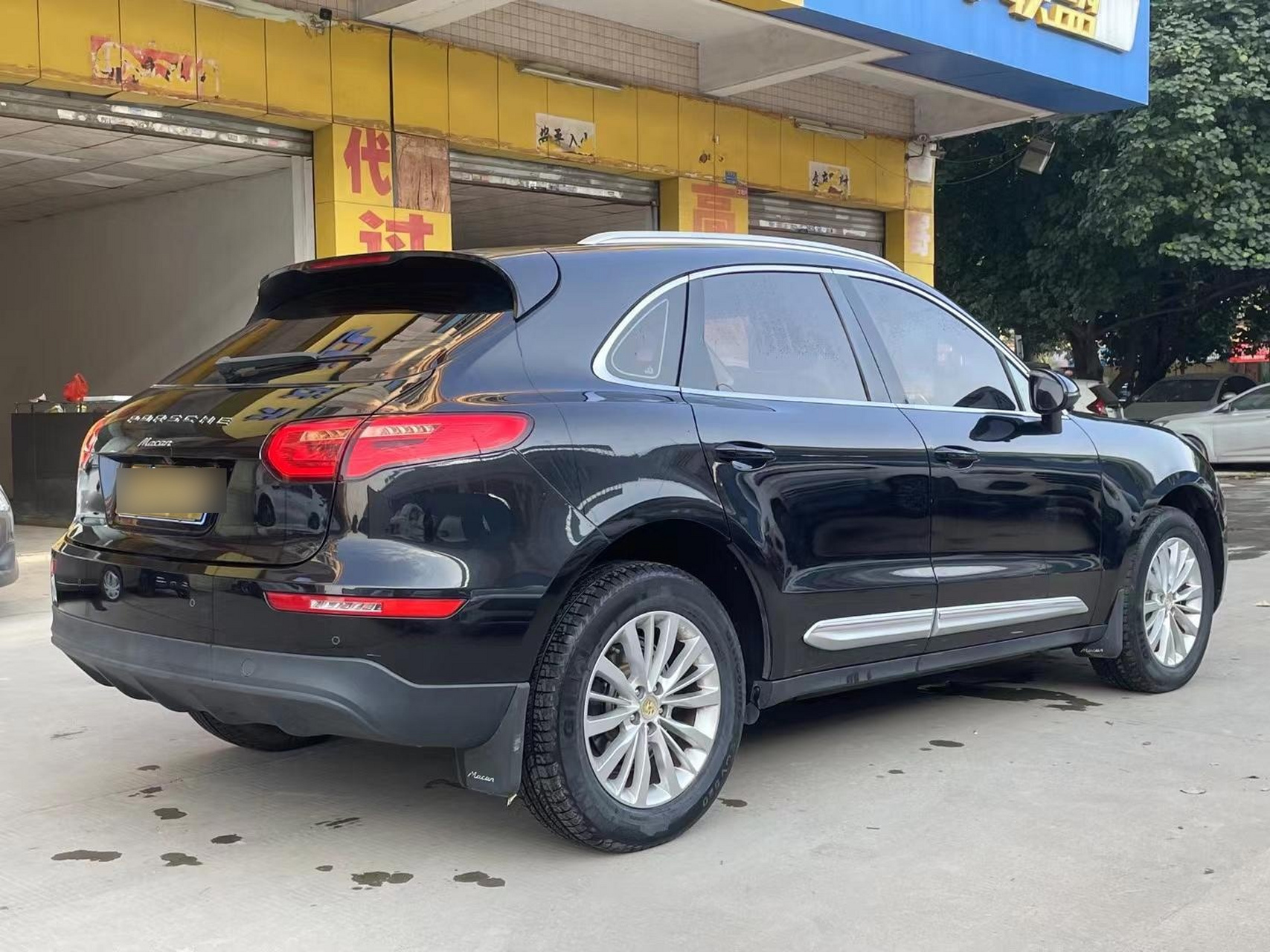 2018年8月国产保时捷-众泰sr9,2.0t自动档出2.