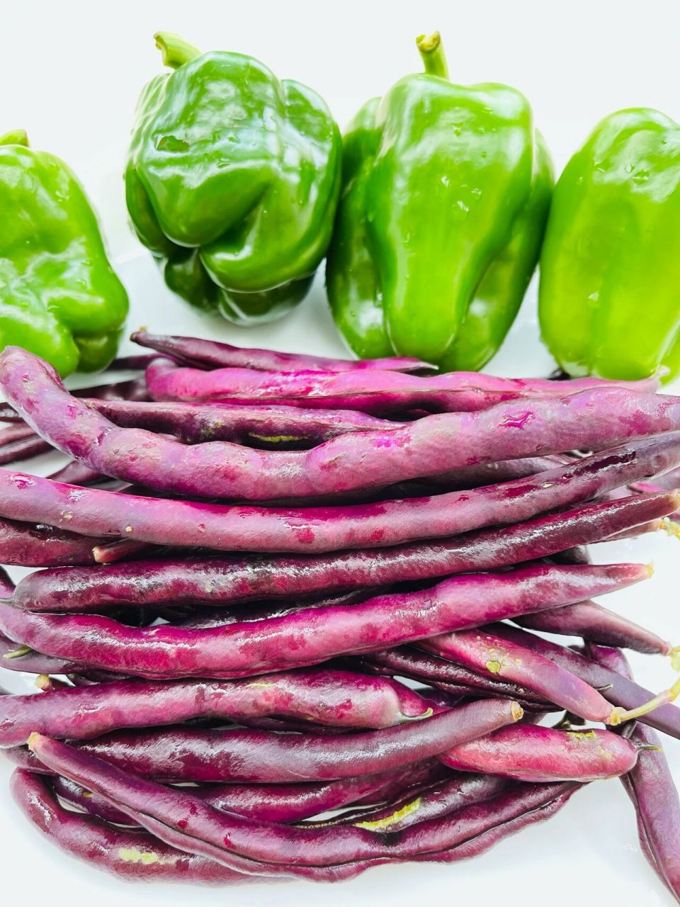 紫豆角的营养成分十分高,常常吃紫长豆角能够具有身体排毒,有利排尿的