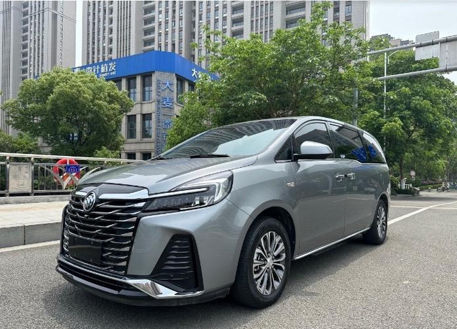 别克gl8652t改款豪华型 售价:23.