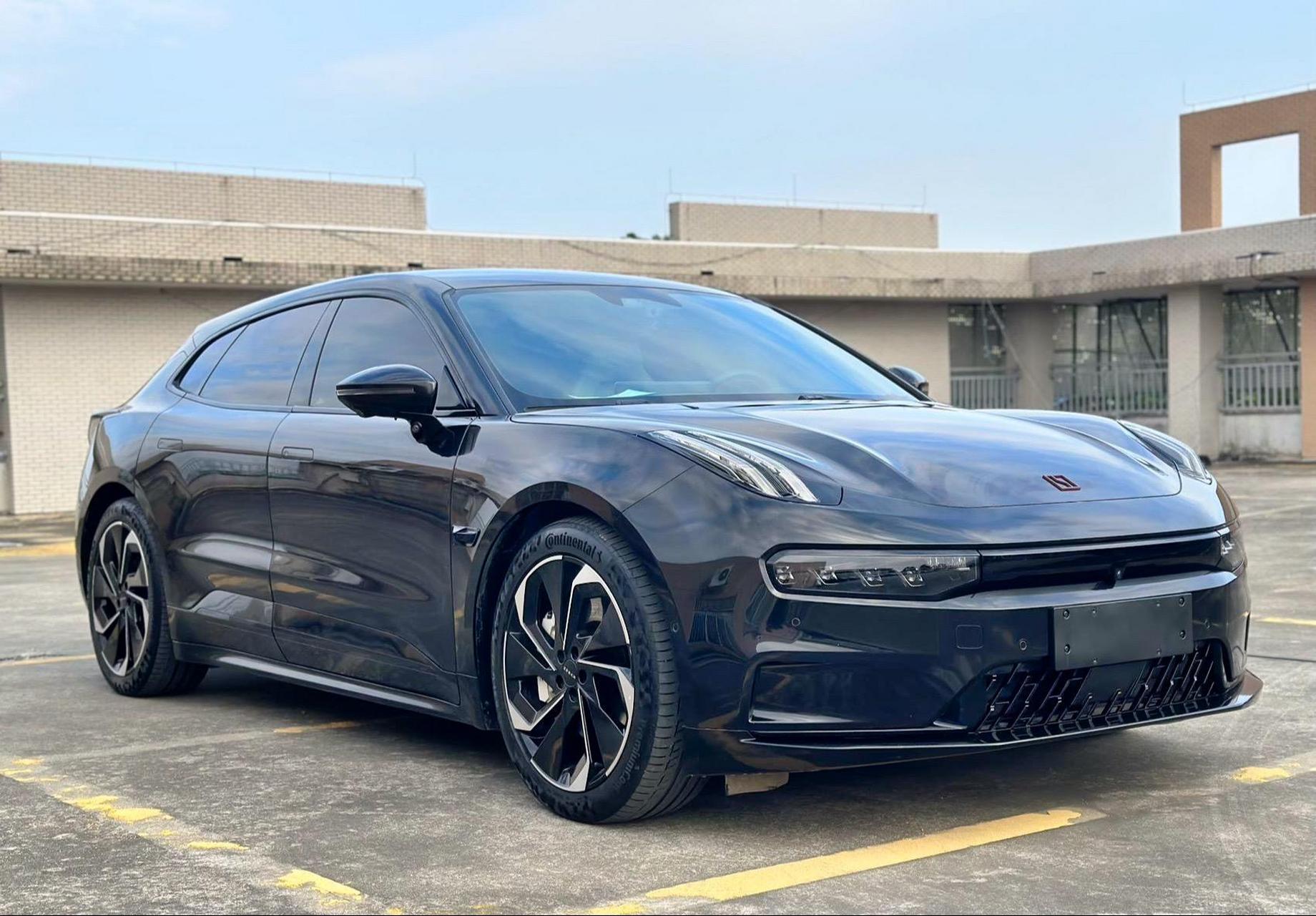 2023款极氪001 you版 100kwh 选配:ec天幕(10000) 防爆胎(3000)黑色车