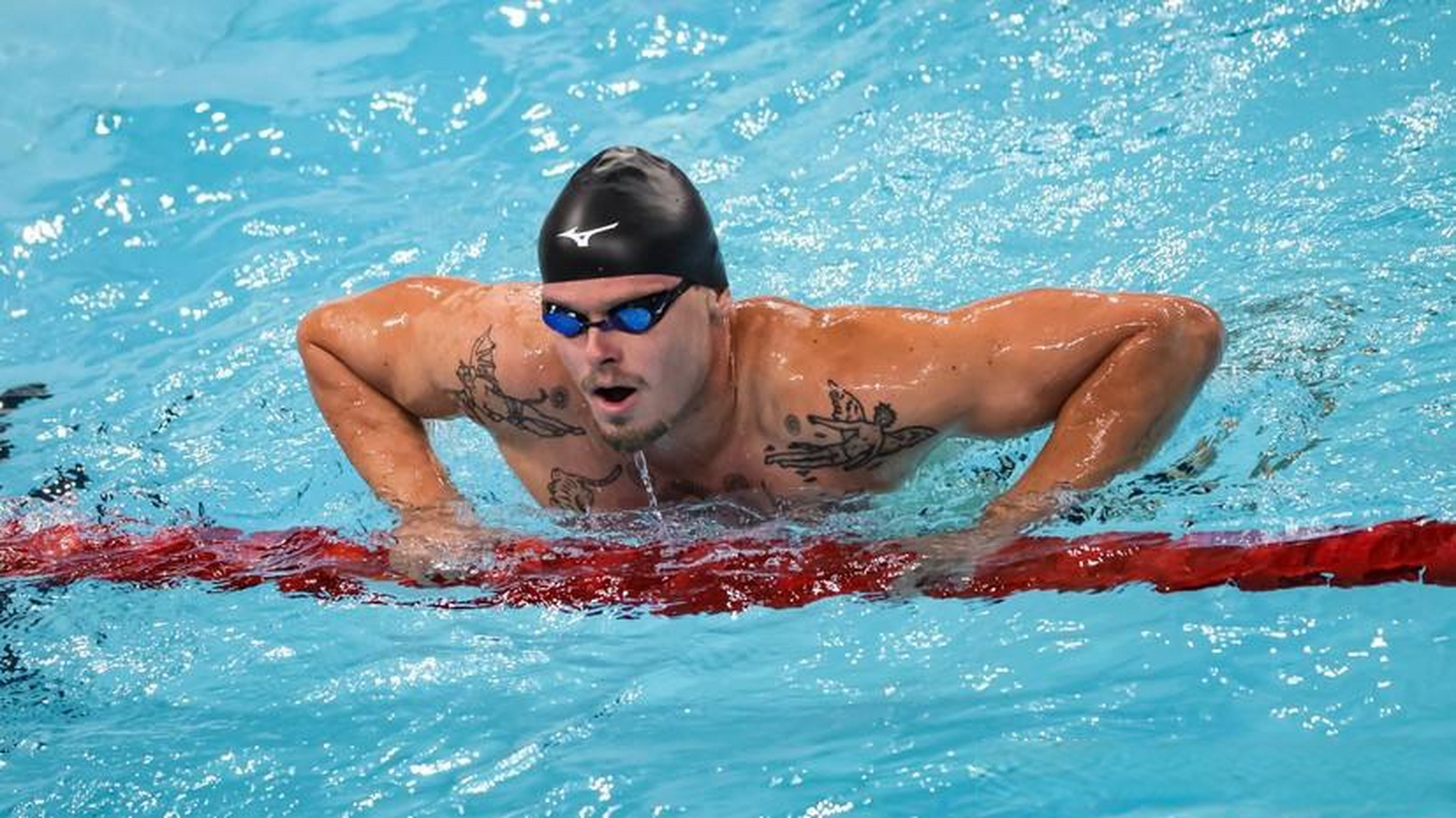 和安踏一起为中国队加油唯一的俄罗斯游泳运动员叶夫根尼·索莫夫