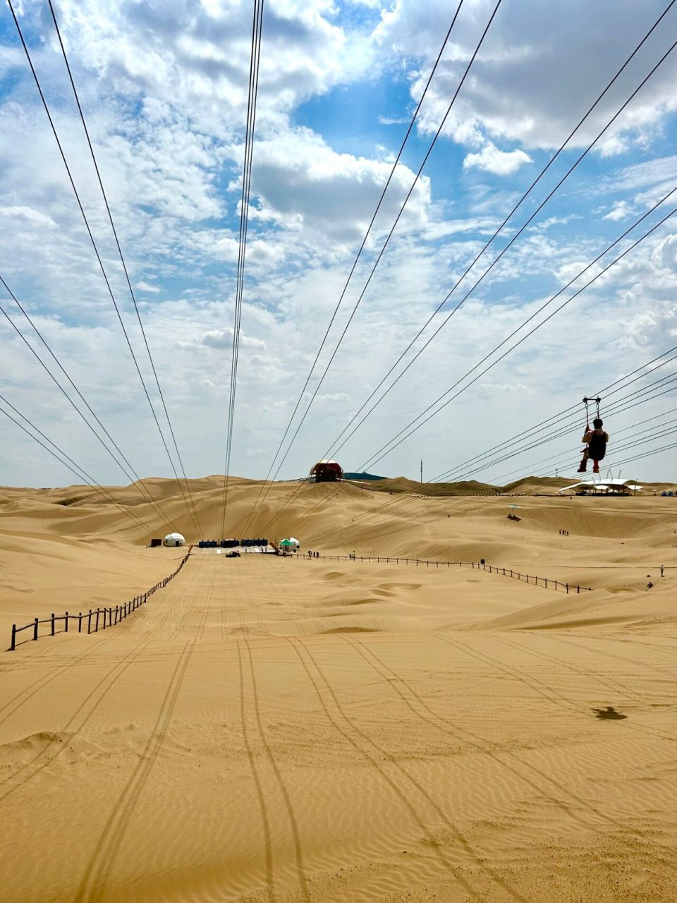 玩过响沙湾(仙沙岛),给您写出这份攻略 响沙湾就是一个沙漠主题的游乐