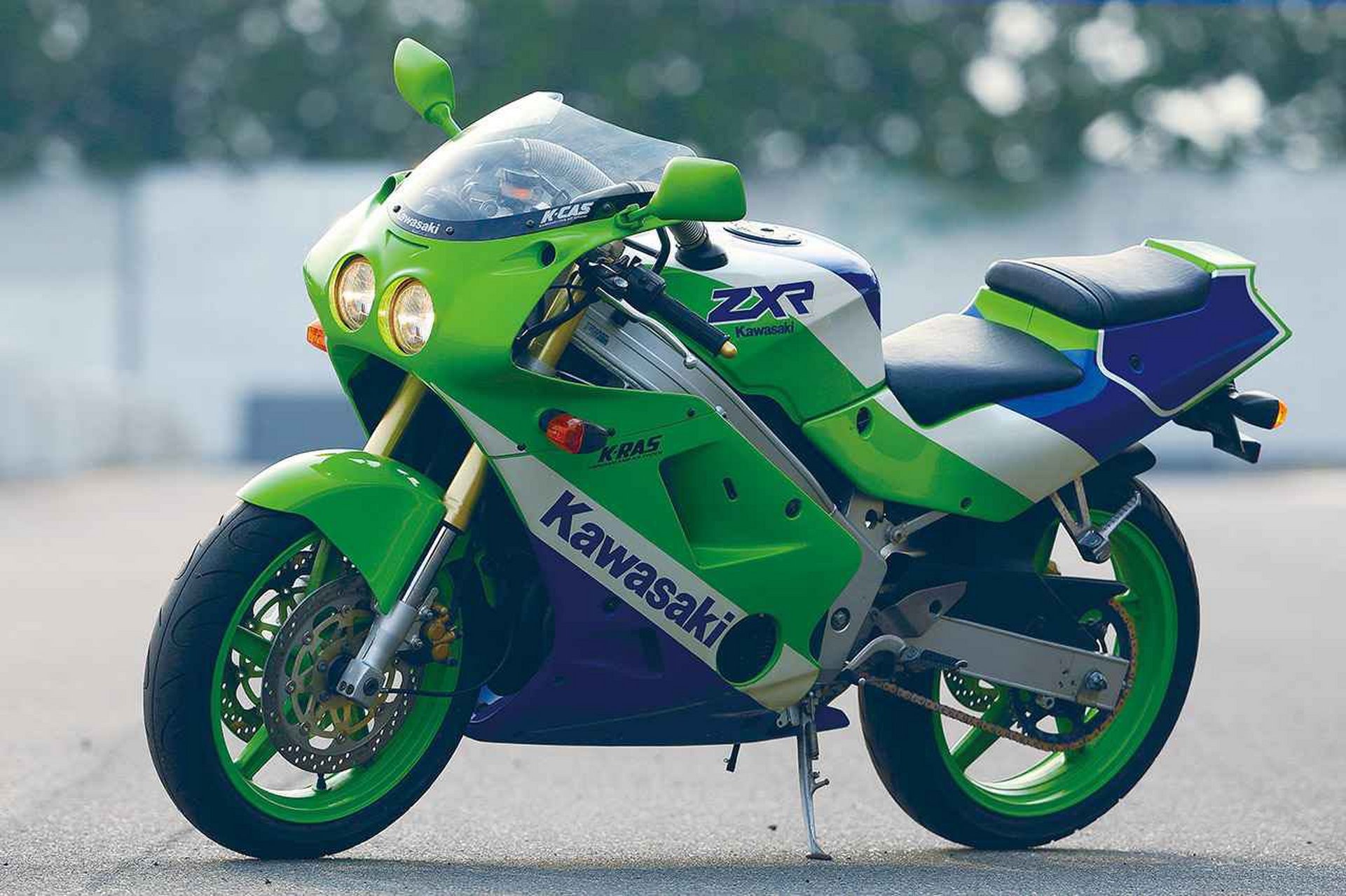 这款车 相信大家对它印象深刻 来自1989年的川崎zxr250r
