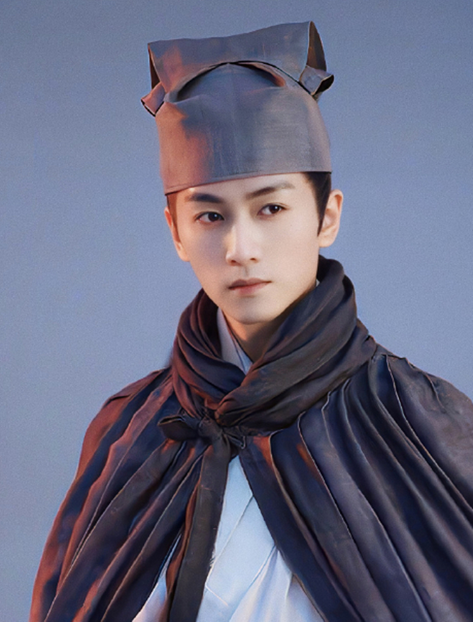 现在男明星的颜值要求低好多呀,陈晓的颜值在以前都排不上号,现在已经