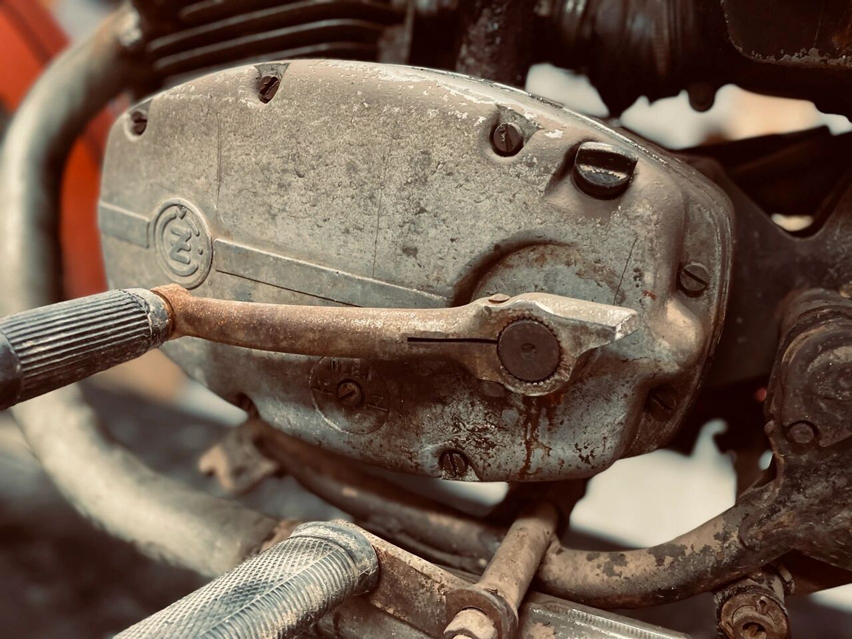 出土考古"摩托车" 出土级: 1984年捷克斯洛伐克175 距今将近40年,满满