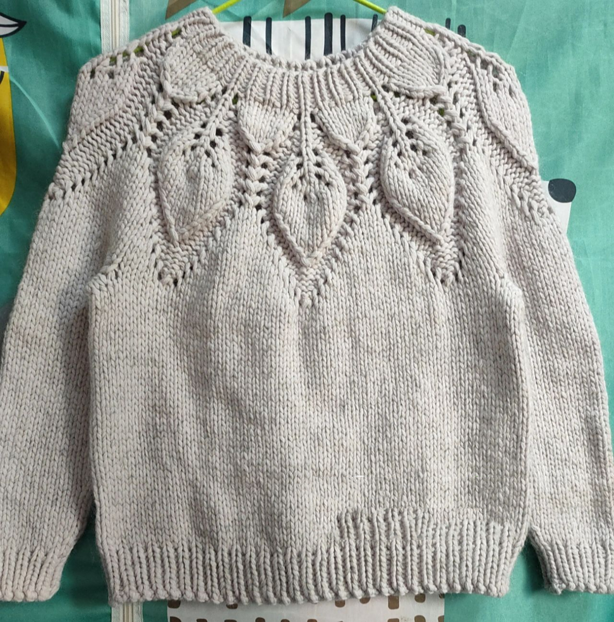 叶子花毛衣(附图解) 材料:羊毛线10股 马海毛2股 棒针:正身/袖子8.