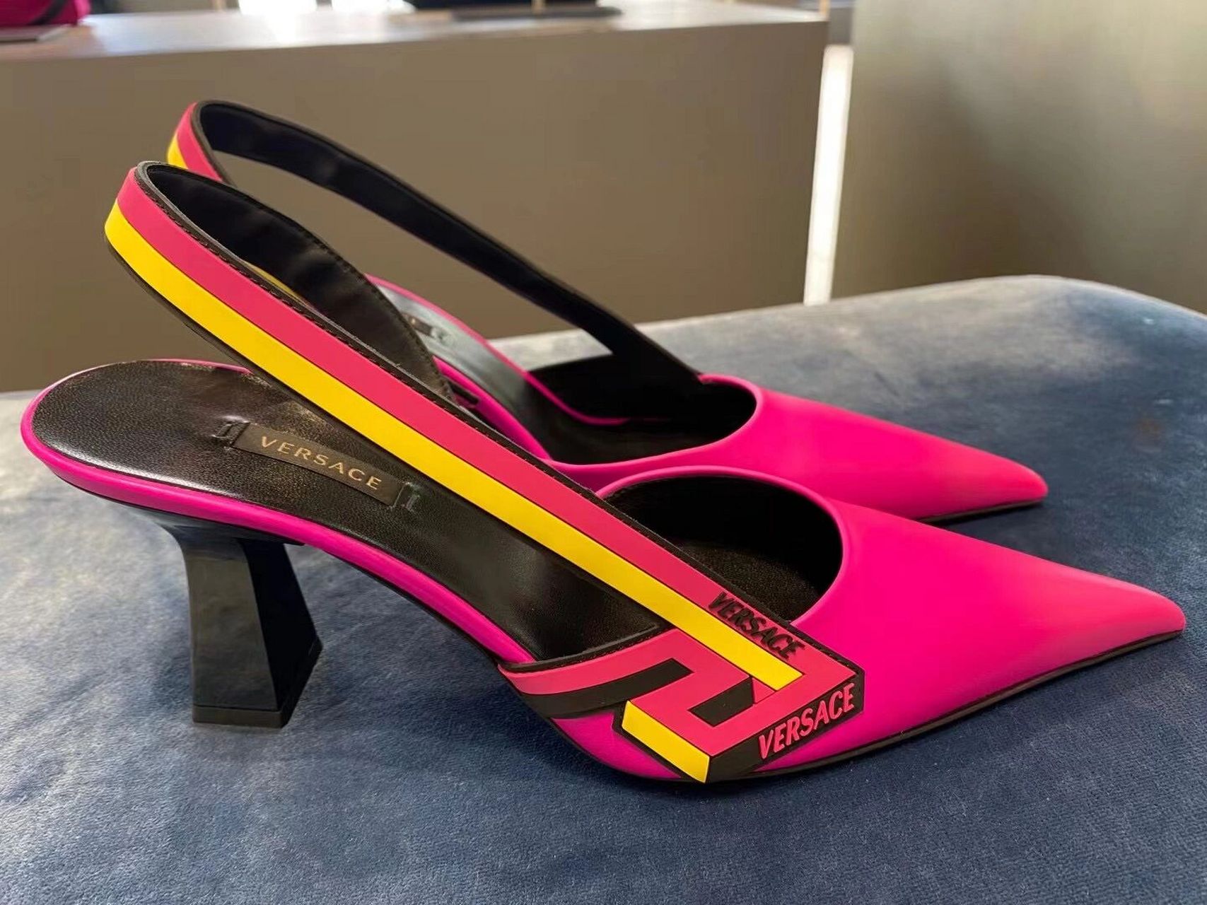 范思哲新款女鞋 范思哲versace女士新款女鞋