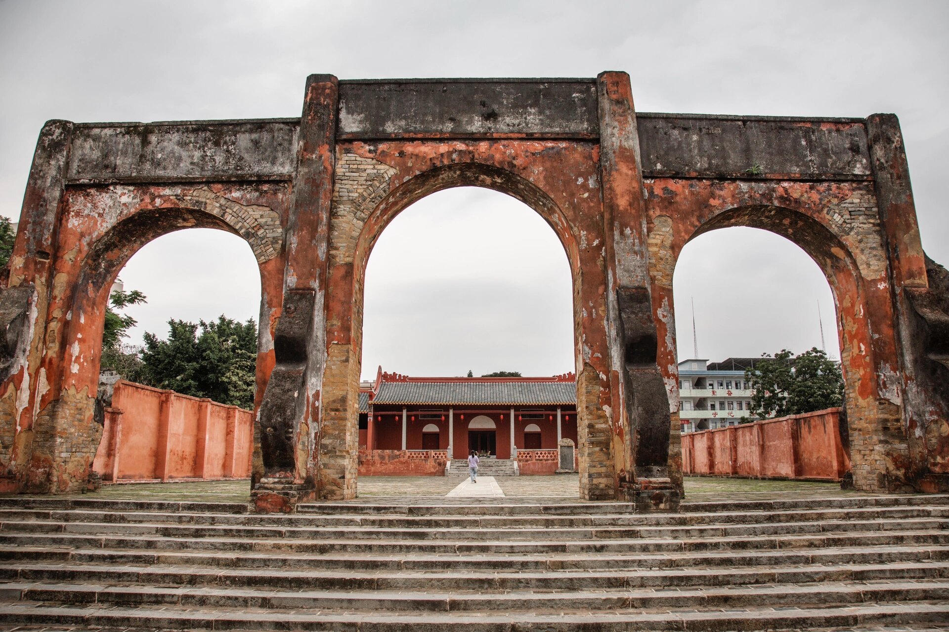 广东茂名 信宜学宫(道观庙宇no22) 信宜学宫位于信宜市镇隆镇八坊村