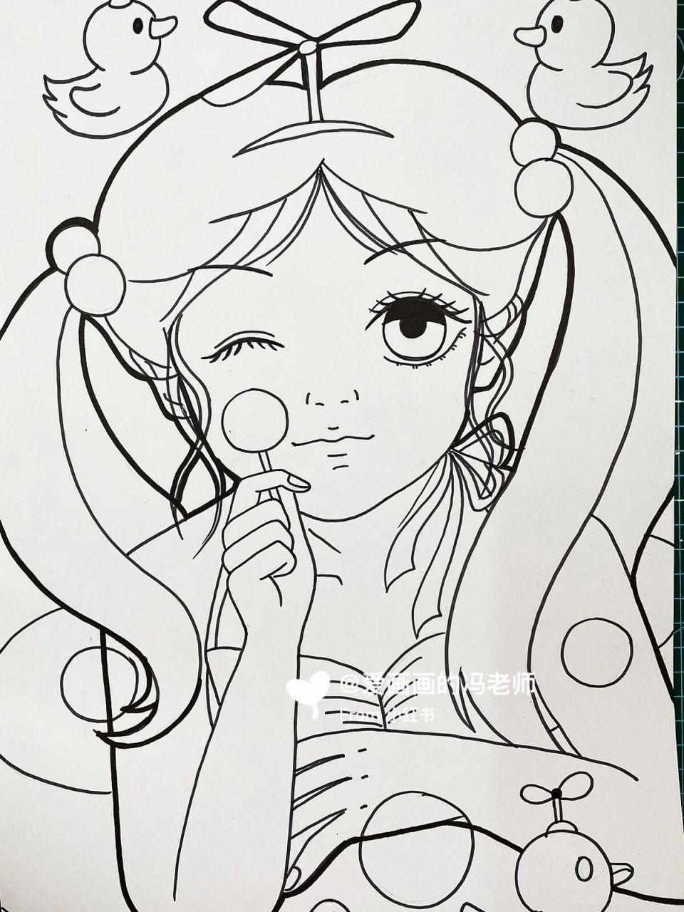 马克笔手绘 动漫女孩 夏天适合游泳,这个夏天和游泳圈,小黄鸭,竹蜻蜓