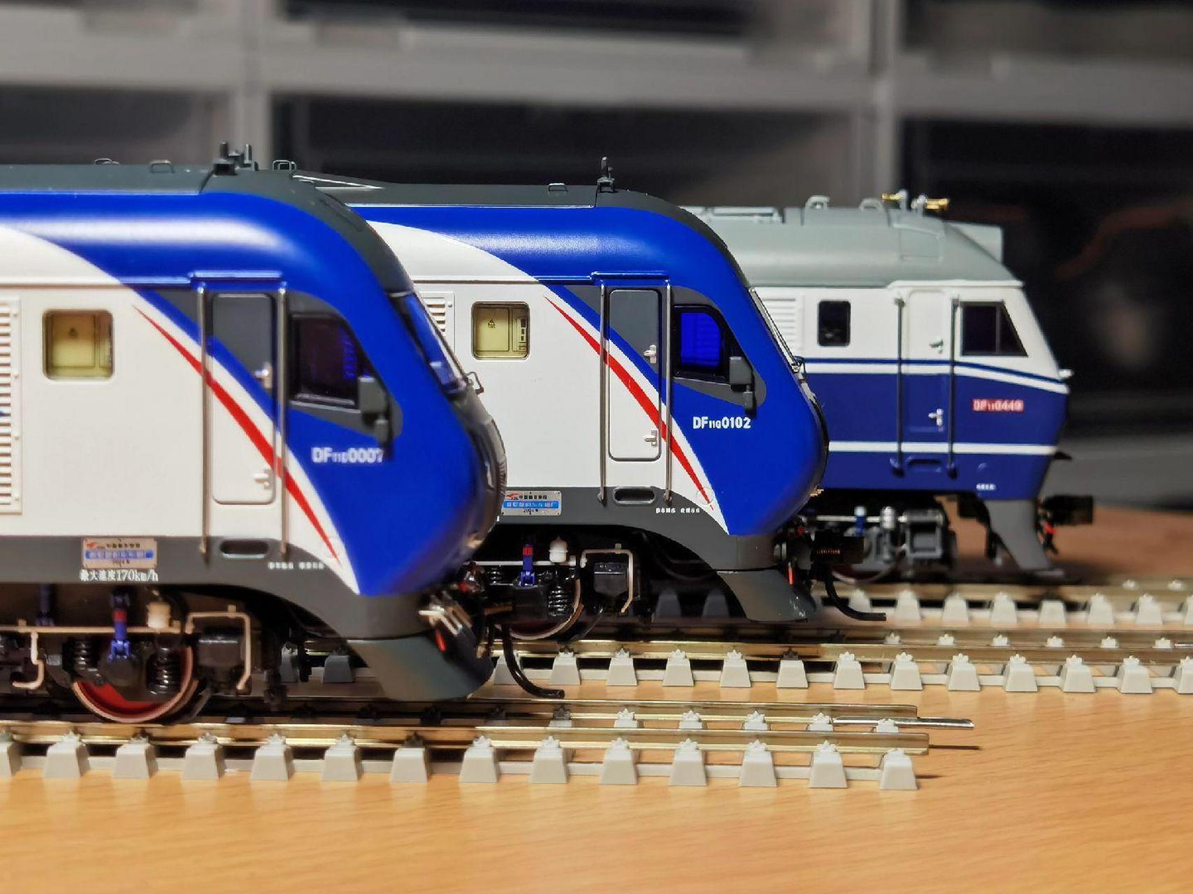 "永恒的跨越 不朽的传奇" 纪念东风11g型内燃机车下线二十周年 曾几