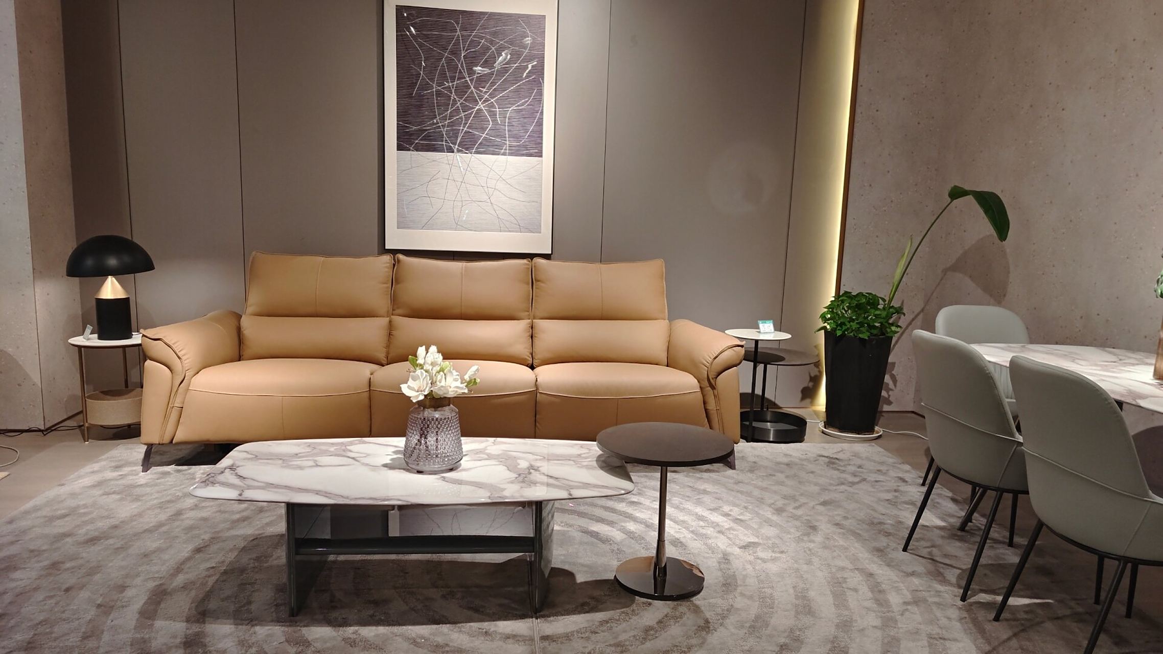 181 乐至宝新品 全皮 一半是都市时髦感 一半是人间烟火气 于随性之中