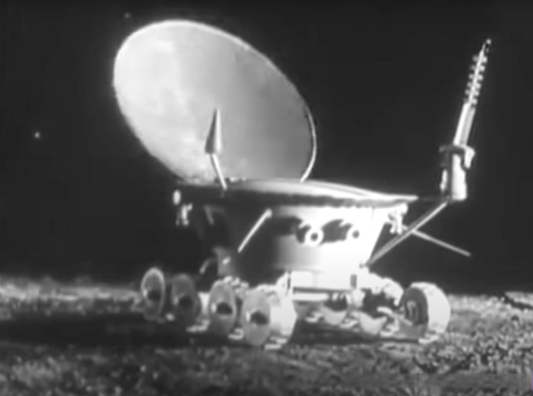 苏联月面步行者一号,世界上第一辆成功运行的遥控月球车,1970年发射后