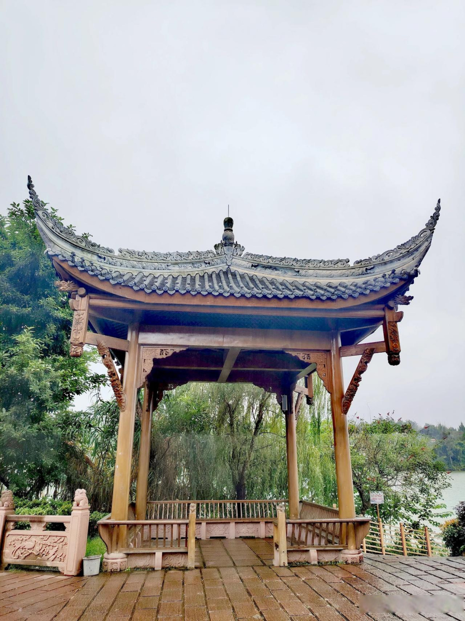 自贡富顺狮市古镇沱江边的美景还是挺不错的!自贡头条