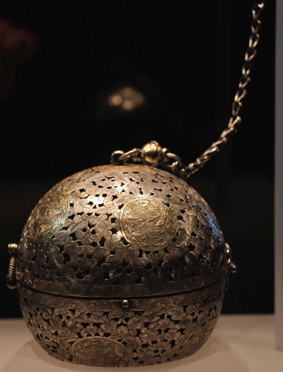 法门寺出土的唐代香囊 | 古人有多精致 "尘中生幻景 此间舞霓裳" 「唐