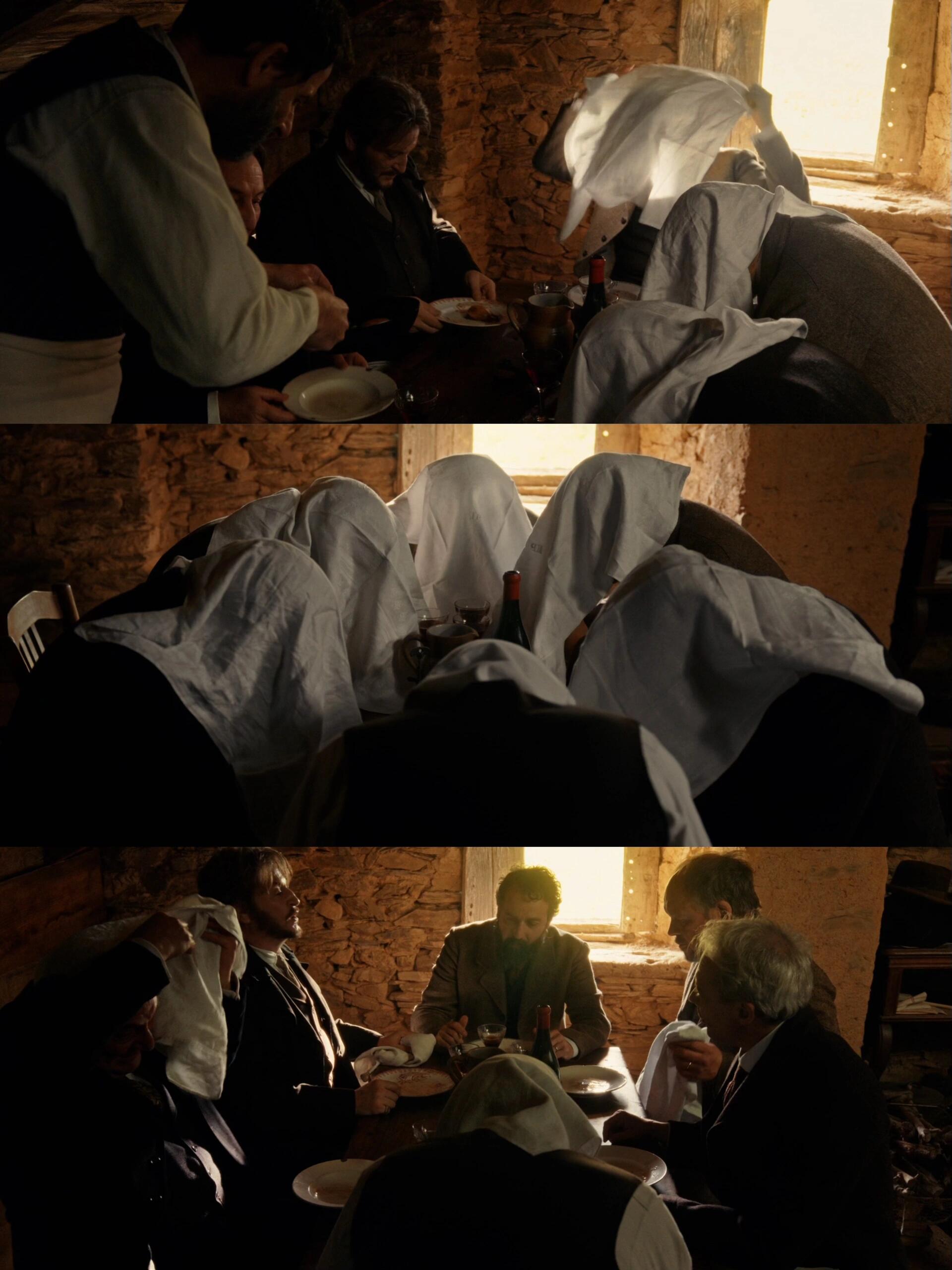 法国人吃饭时用白布盖住头